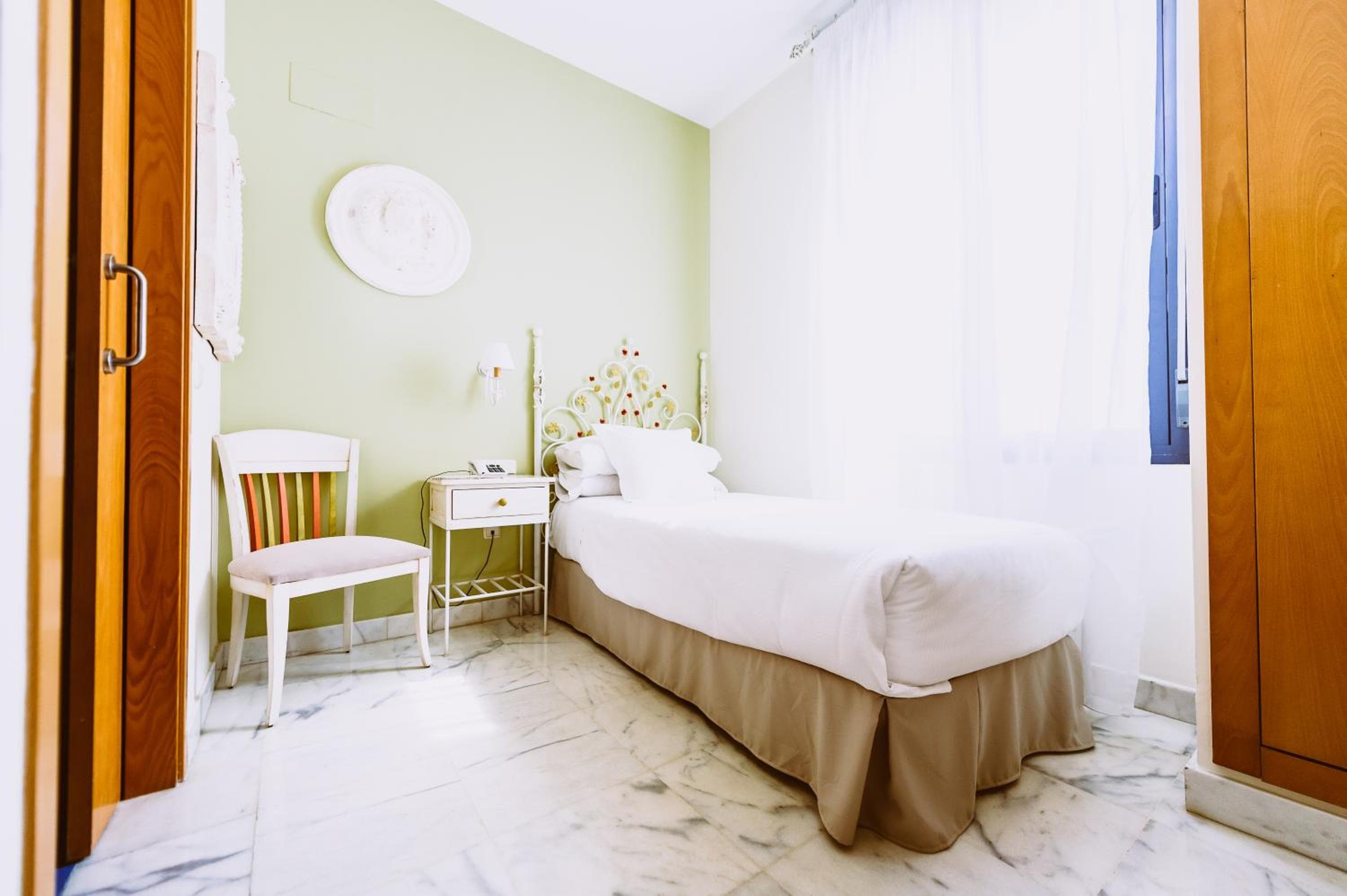 Basic Hotel Doña Manuela — 6