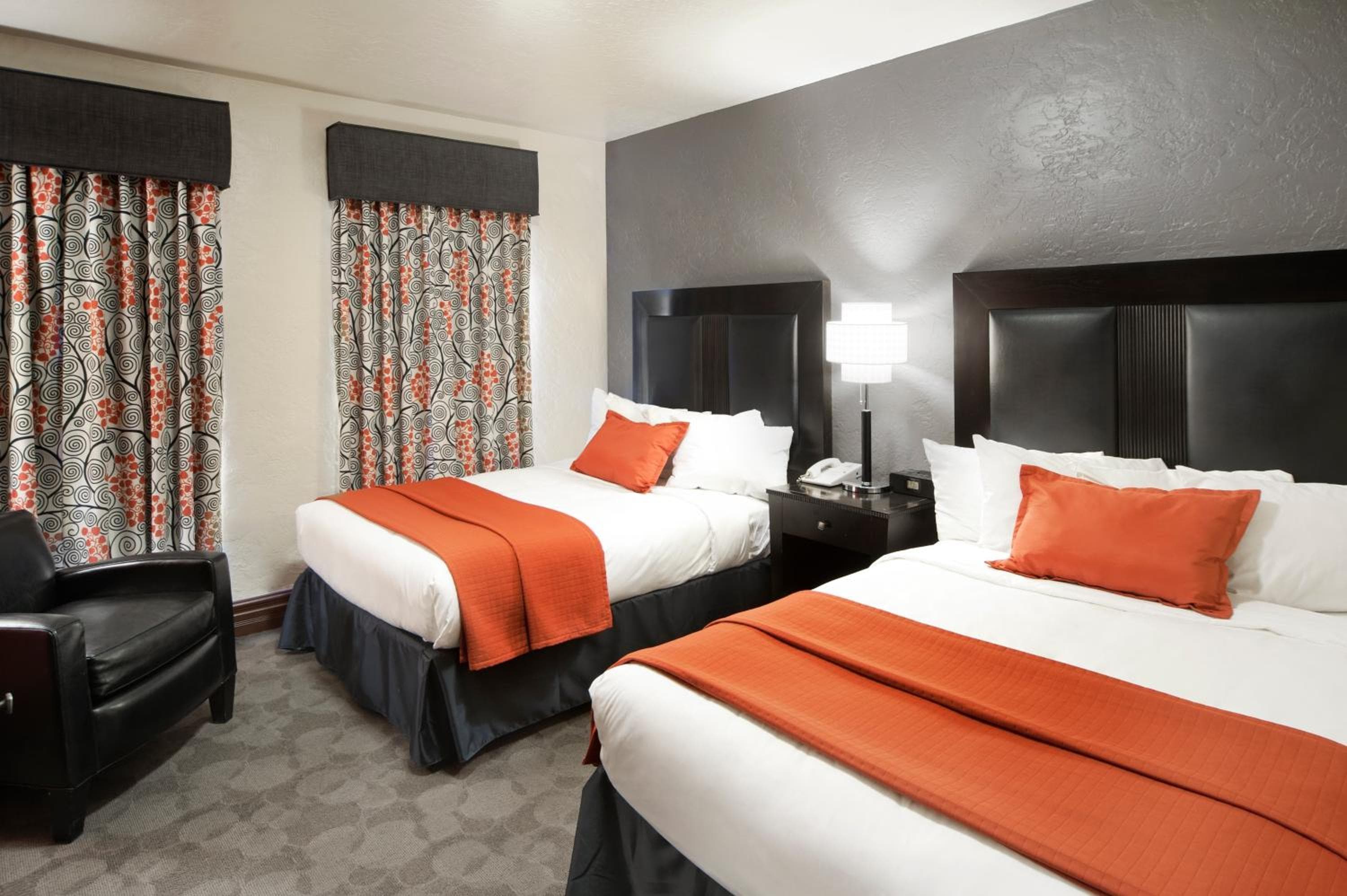 Hotel Casino Golden Gate — 4