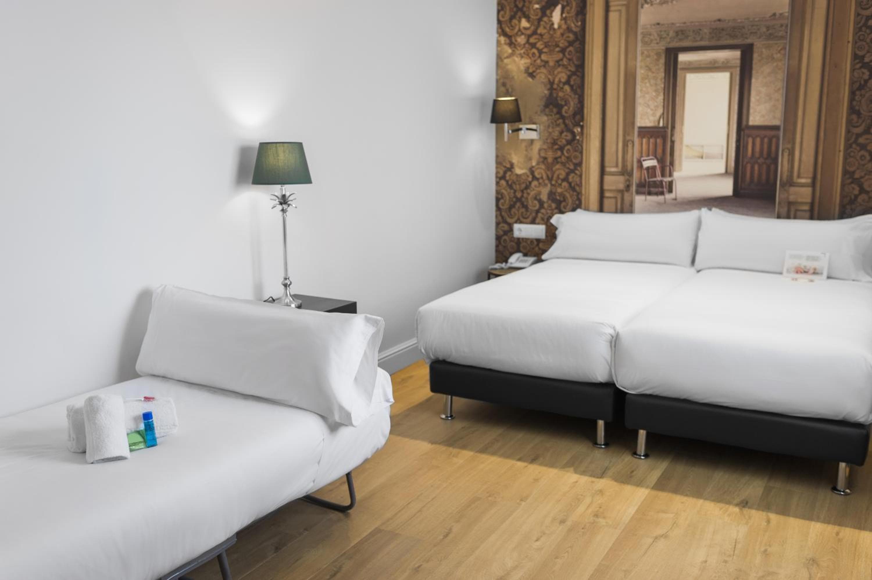Mesón Castilla Atiram Hotels — 30