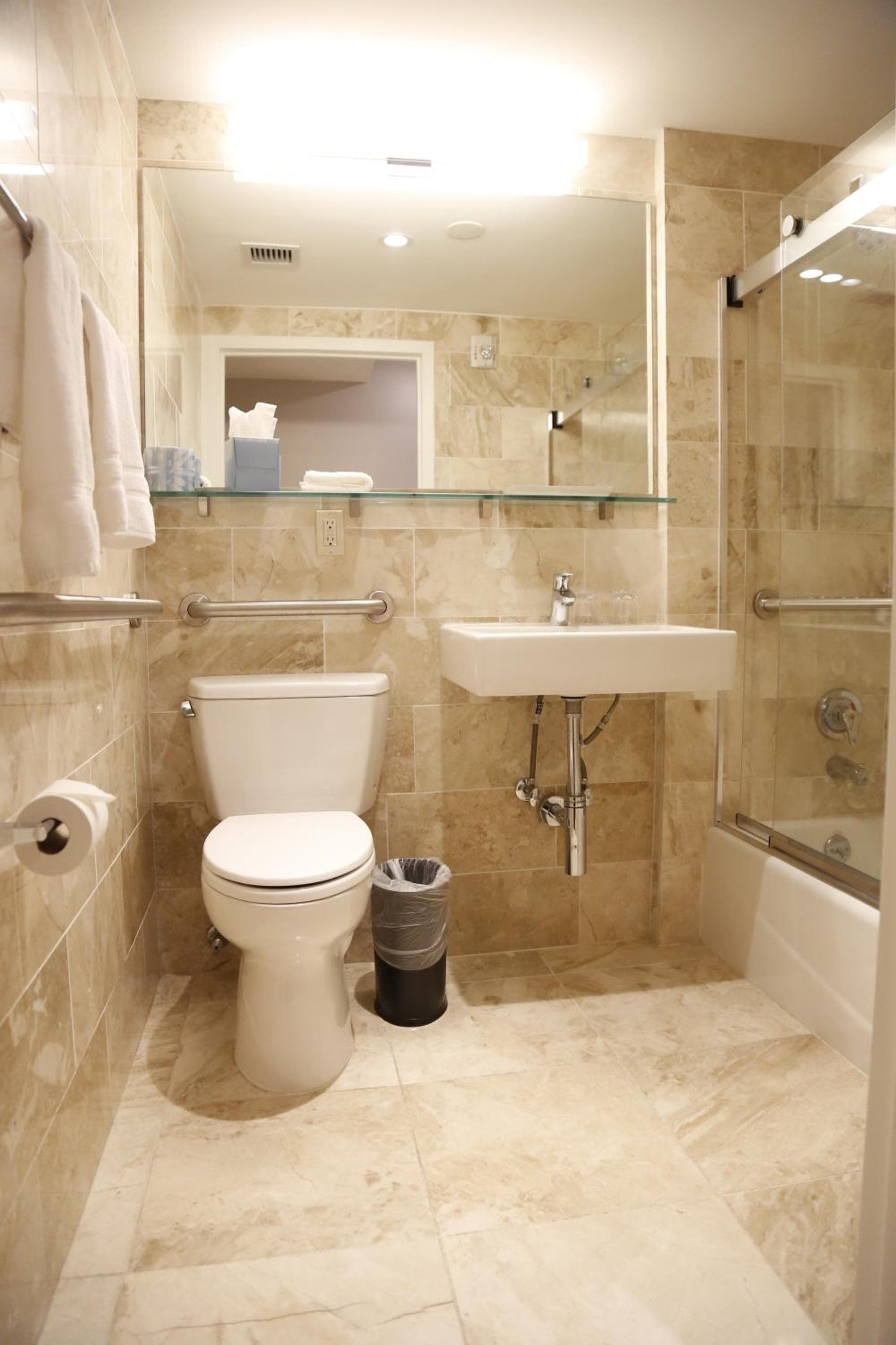 Albergo 32 32 — 5