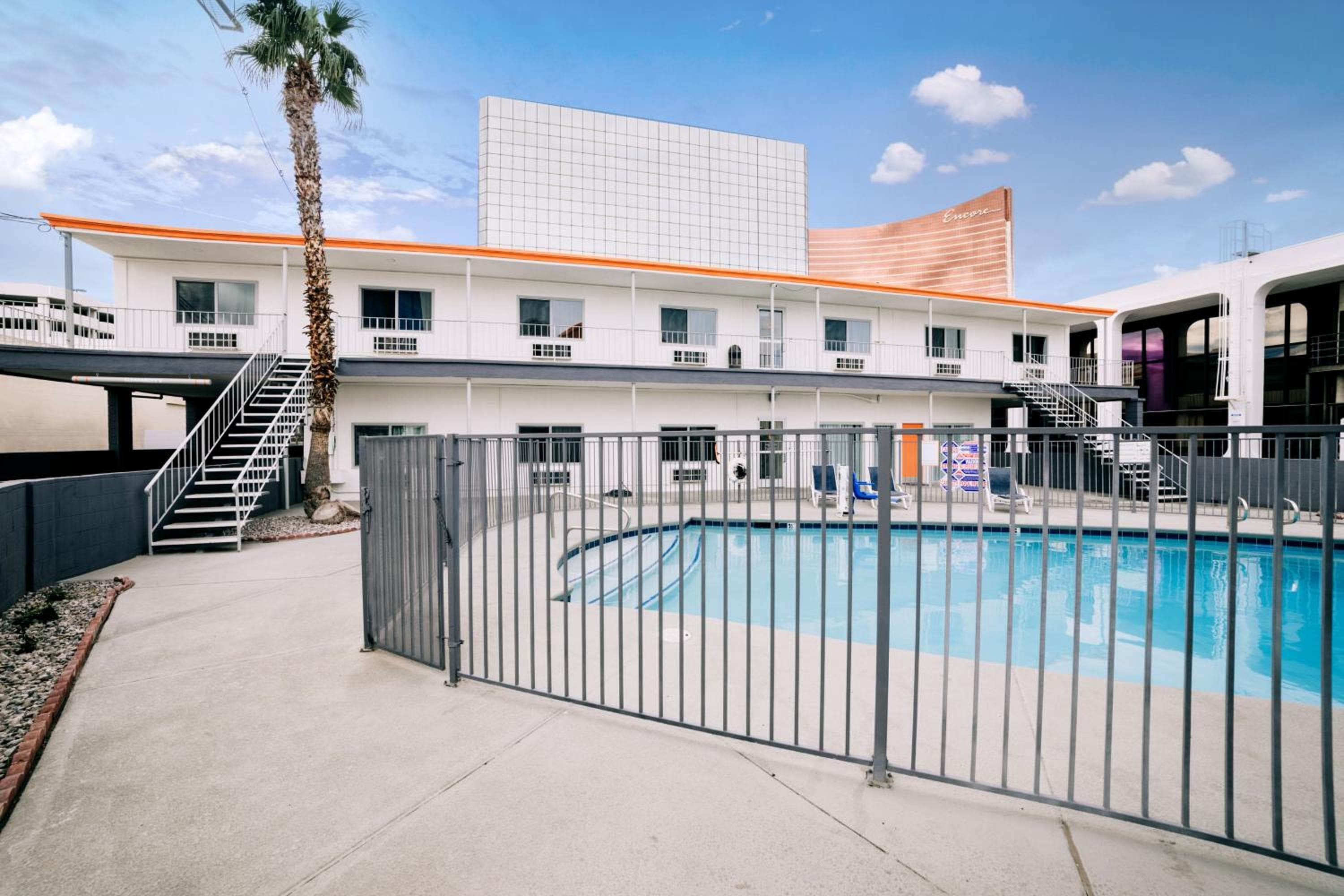 Siegel Select LV Strip-Convention Center — 7