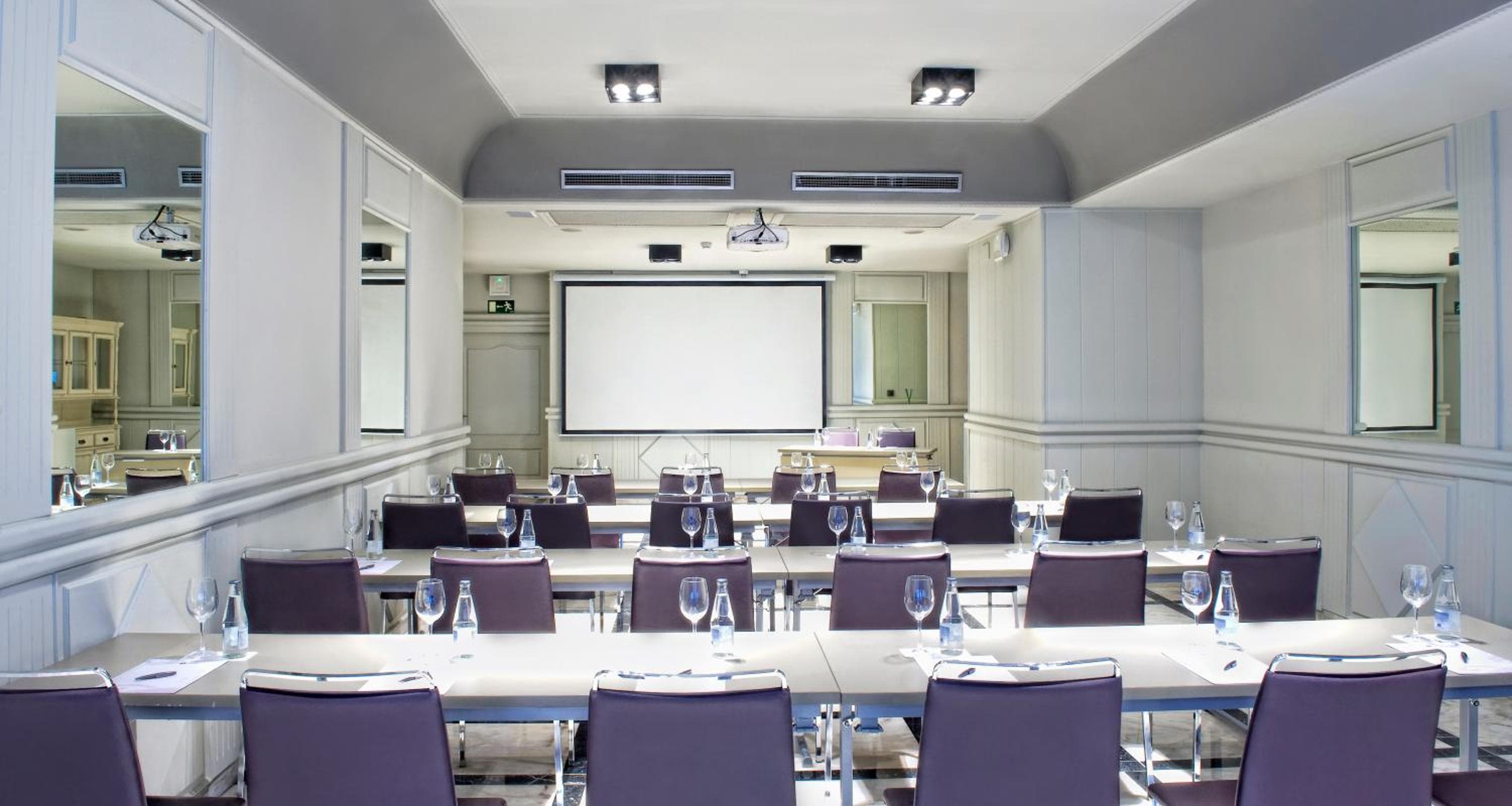 Sallés Hotel Pere IV — 9