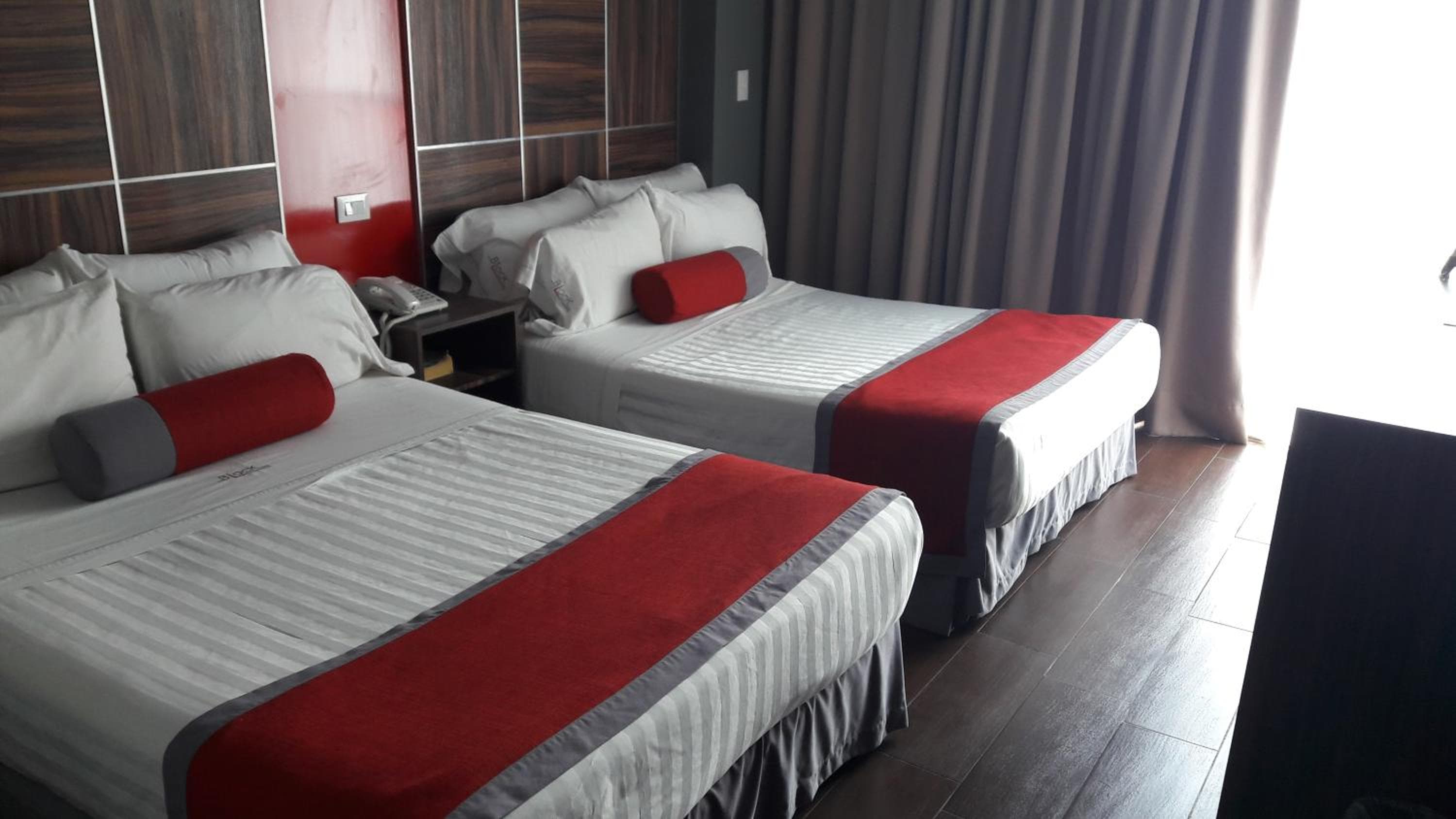 Hotel Block Suites — 9