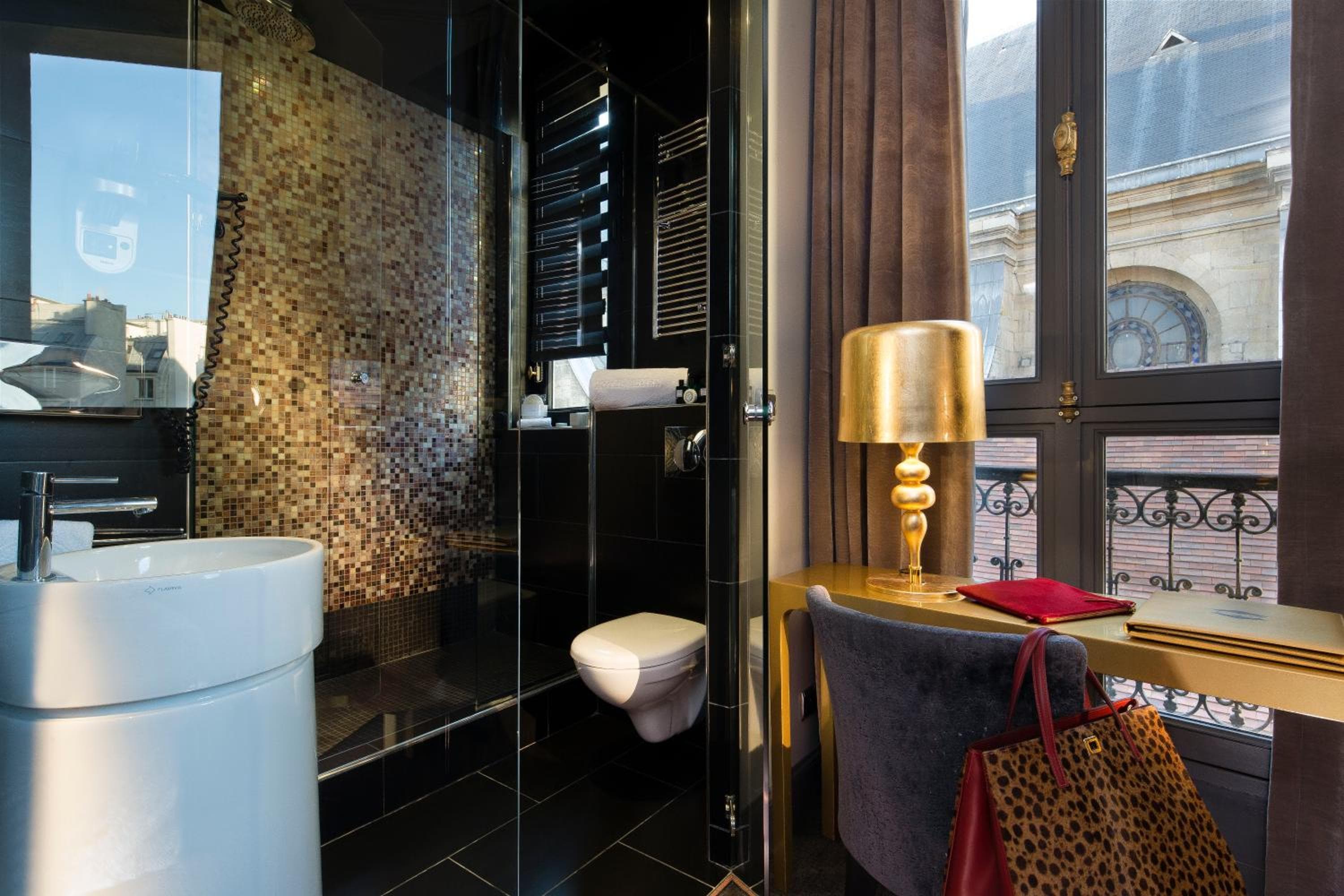 Hotel Lumen Paris Louvre — 23