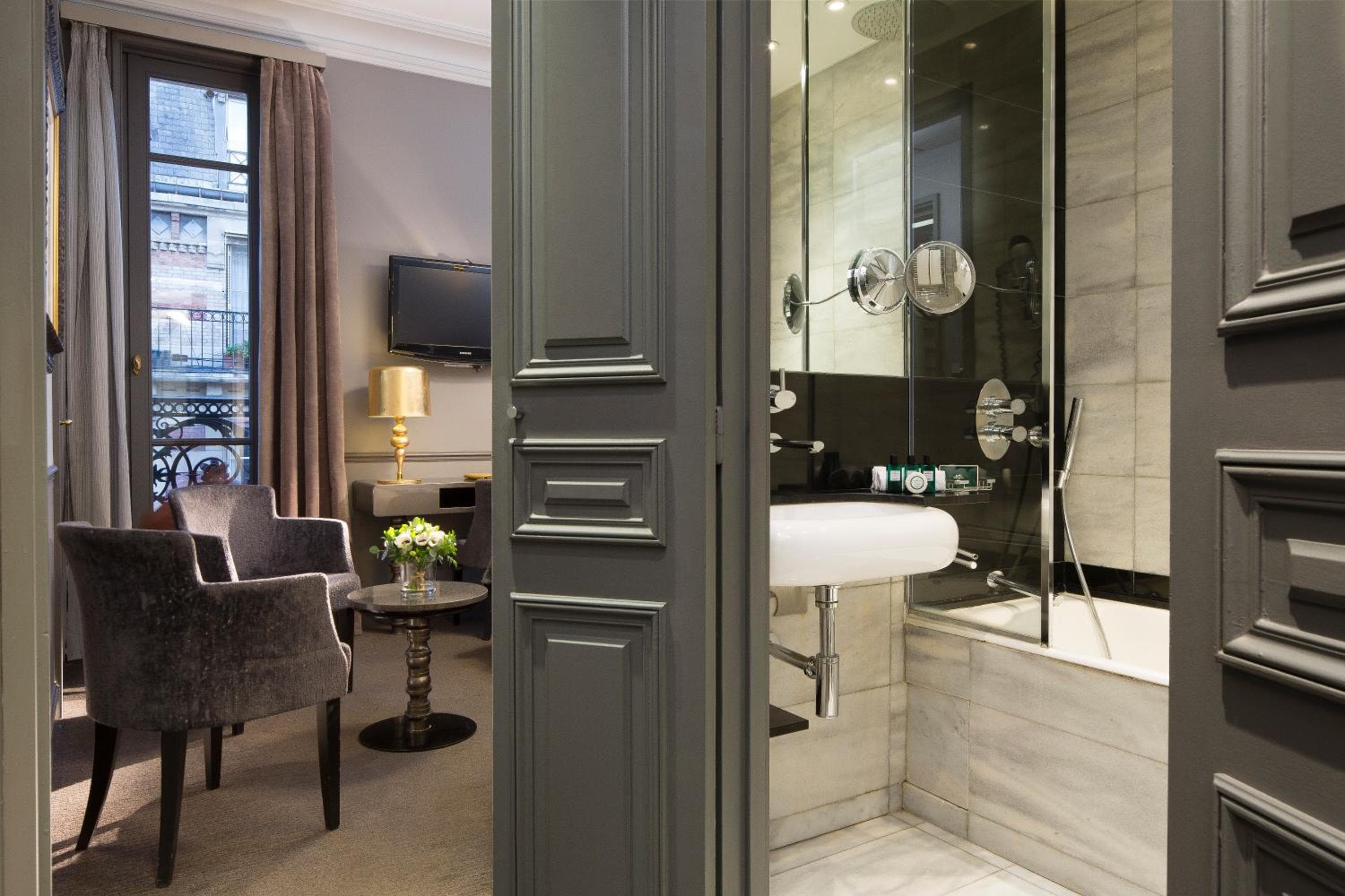 Hotel Lumen Paris Louvre — 21