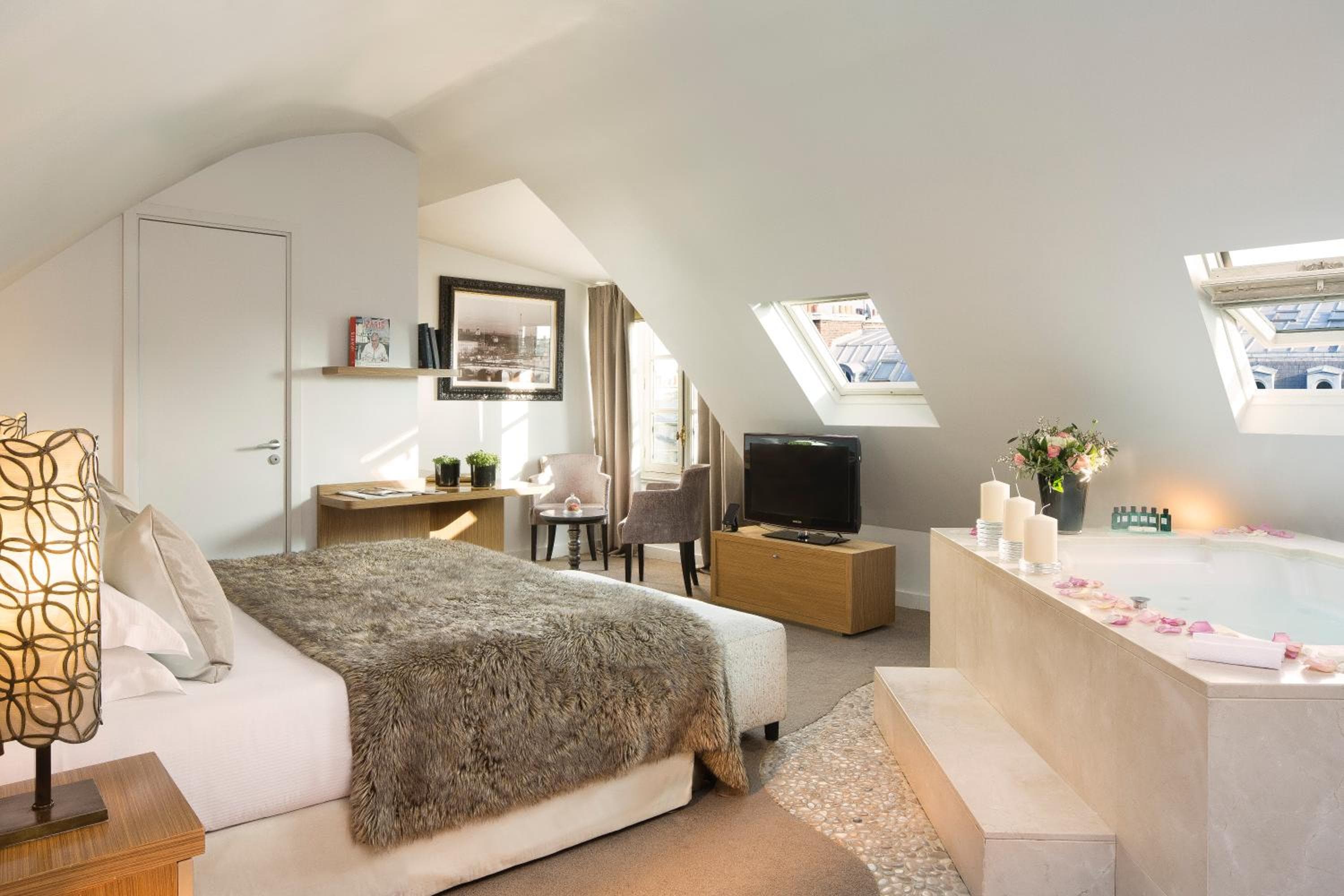 Hotel Lumen Paris Louvre — 15