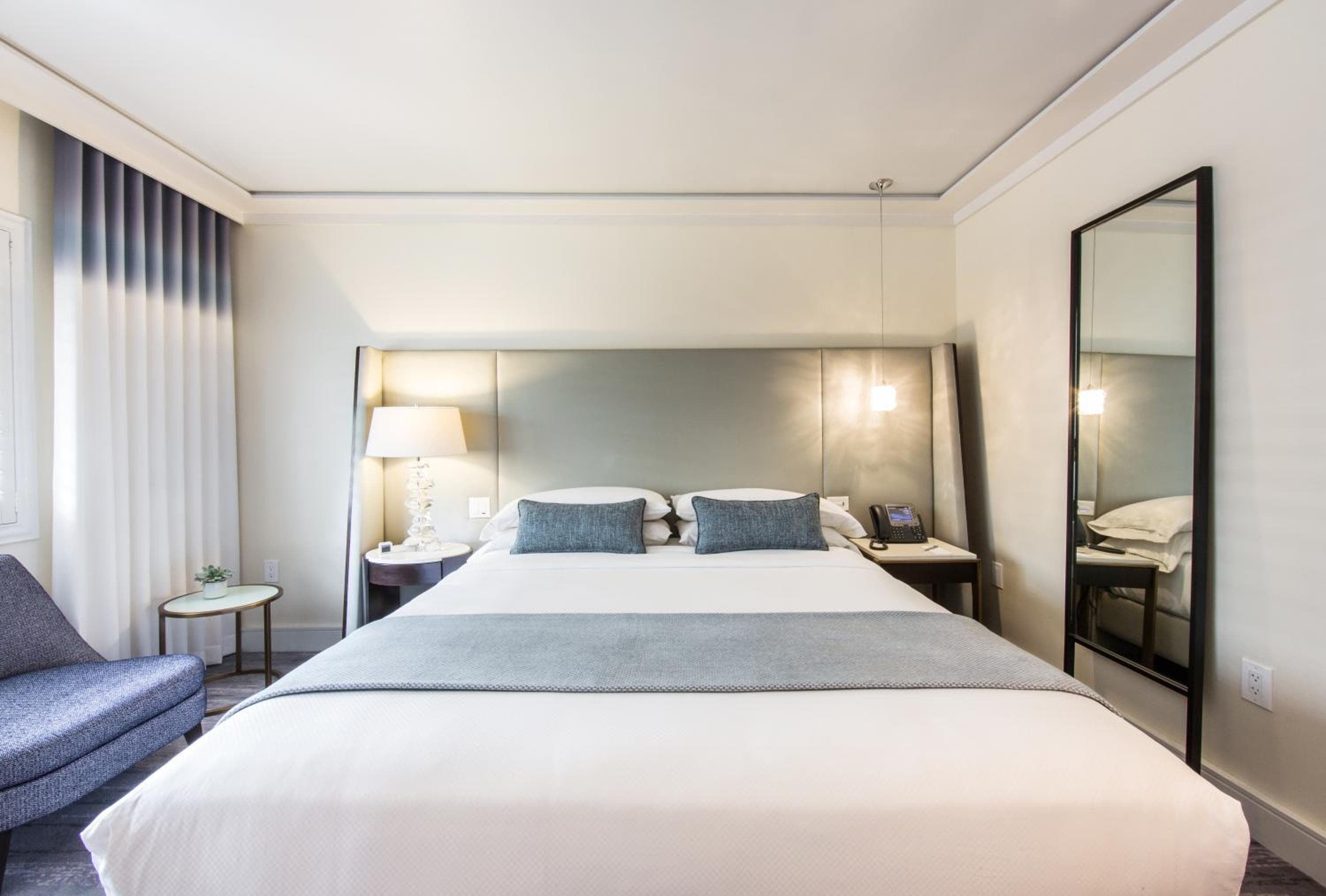 Mosaic Hotel Beverly Hills — 9