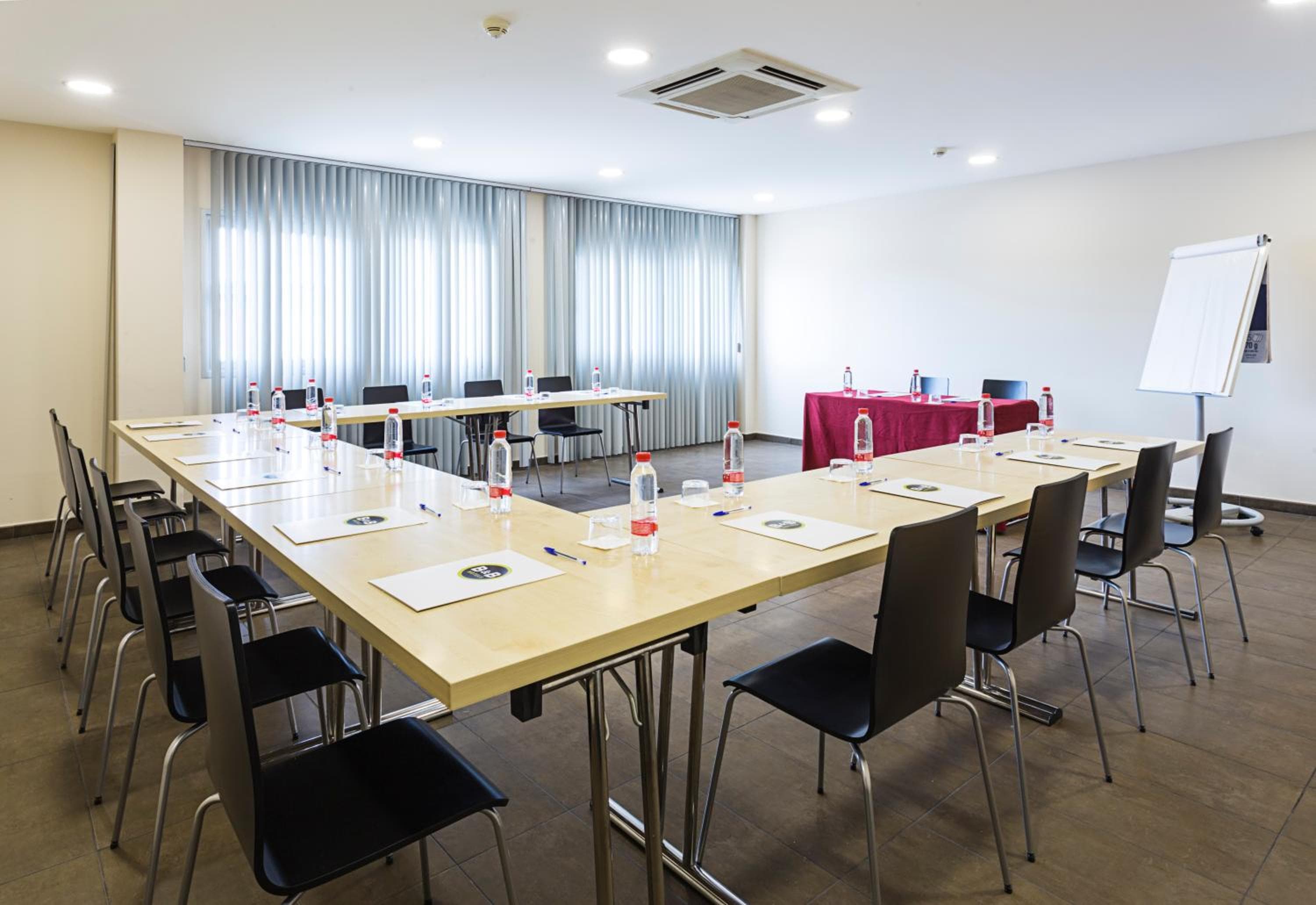 B&B HOTEL Madrid Aeropuerto T1 T2 T3 — 10