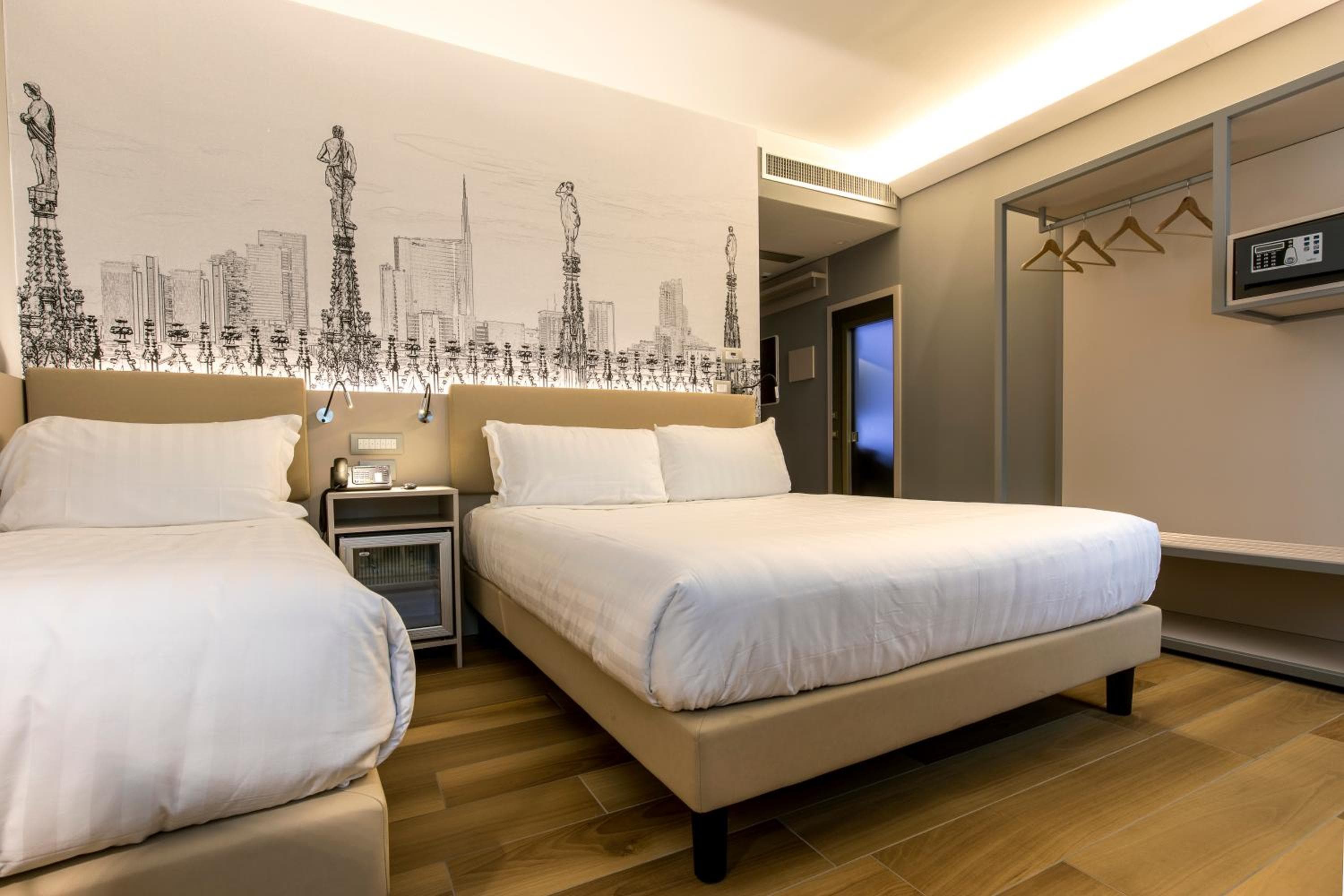 43 Station Hotel — 20