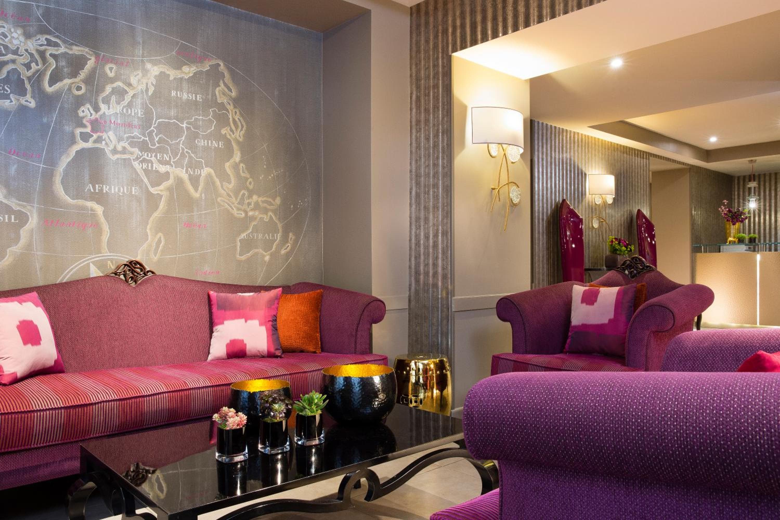 Hotel Mondial — 9