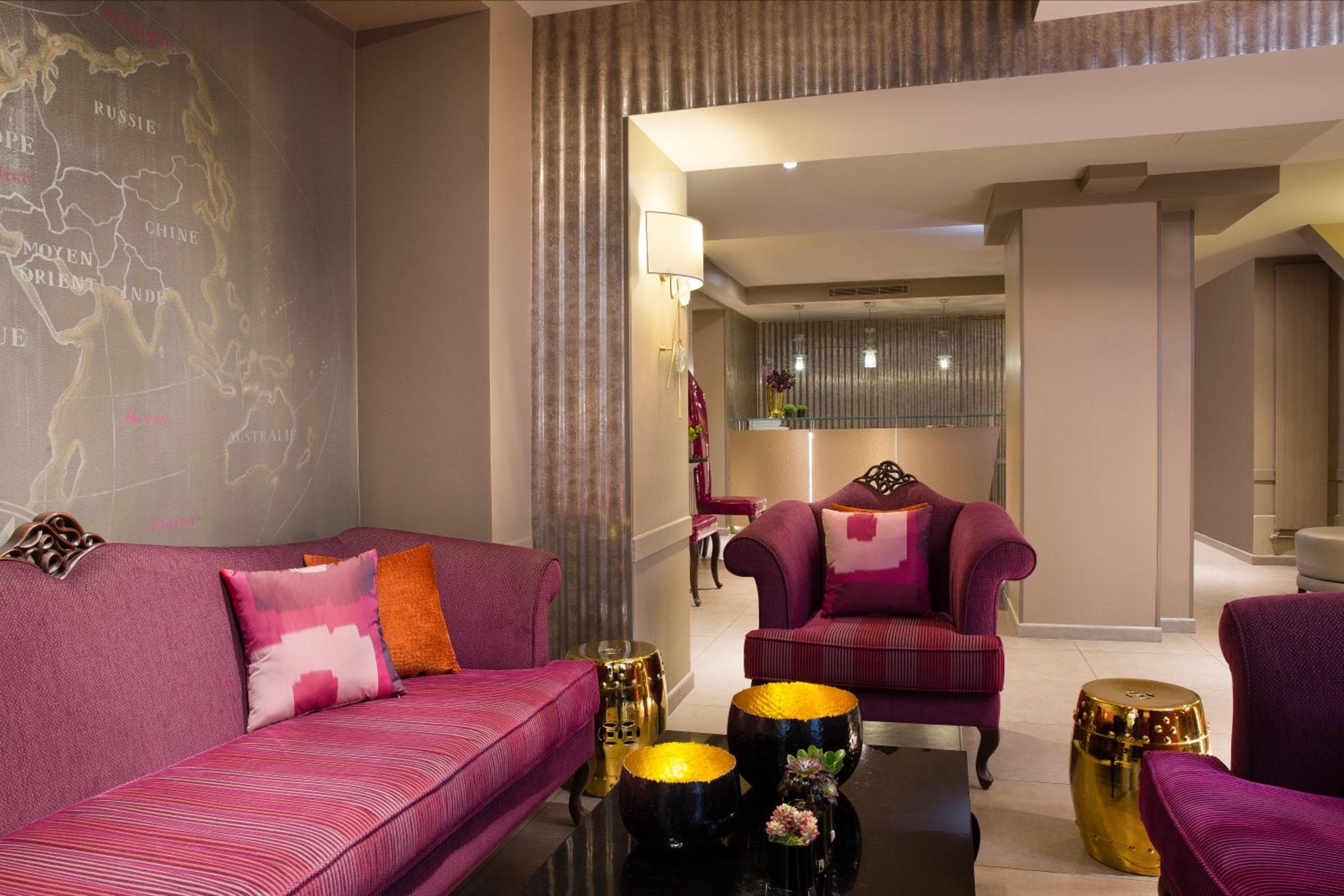 Hotel Mondial — 5
