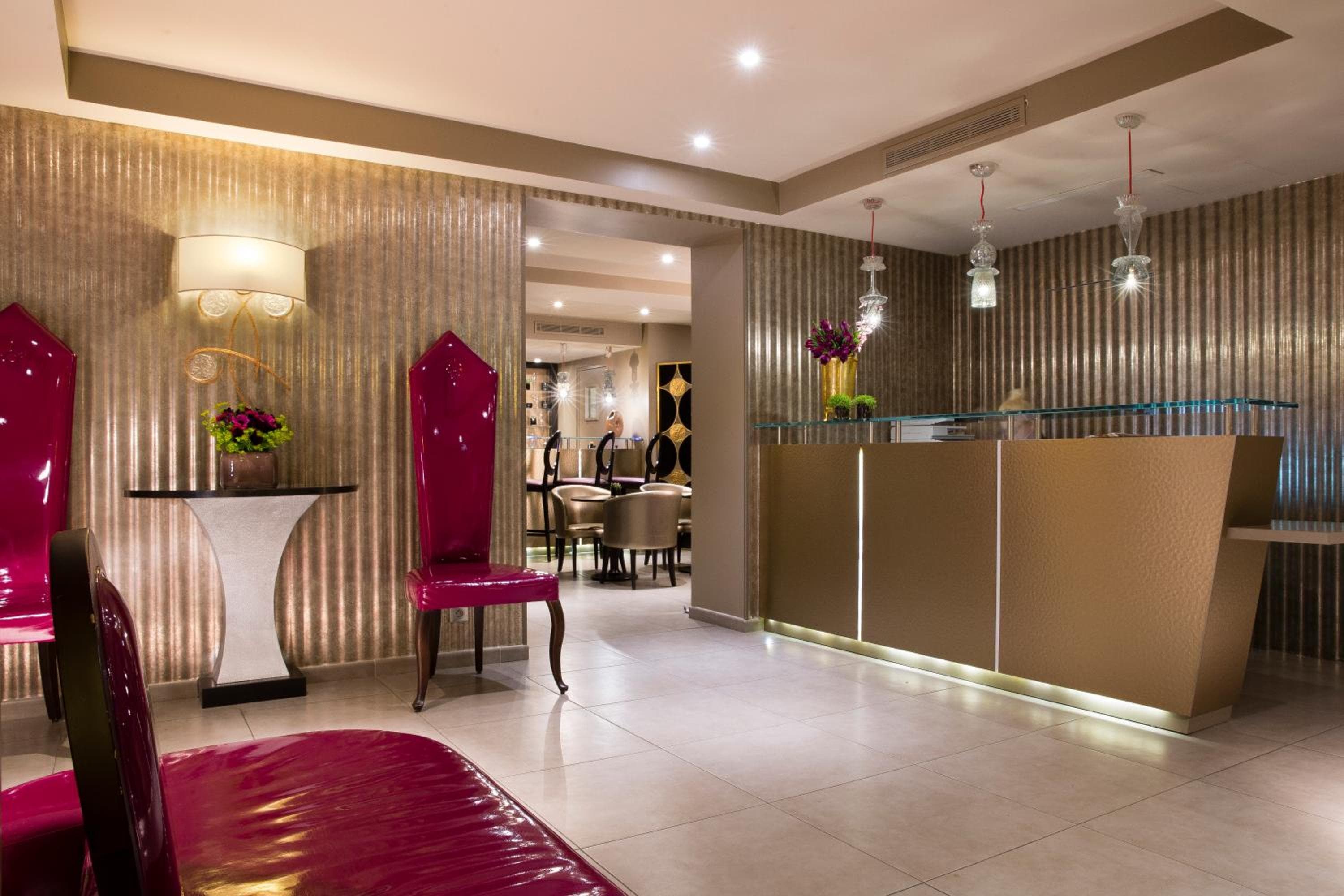 Hôtel Mondial — 24