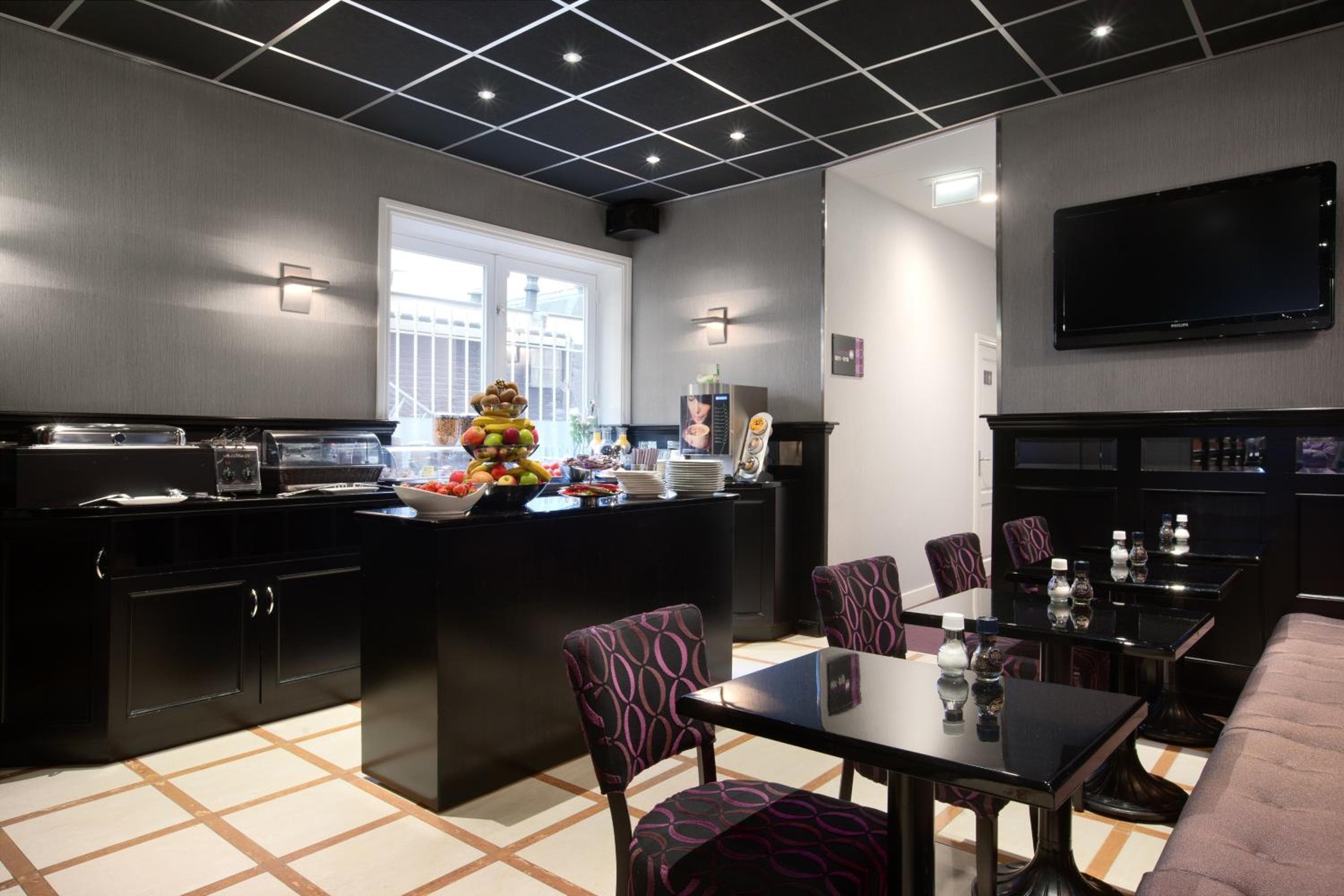 Hotel Luxer — 12