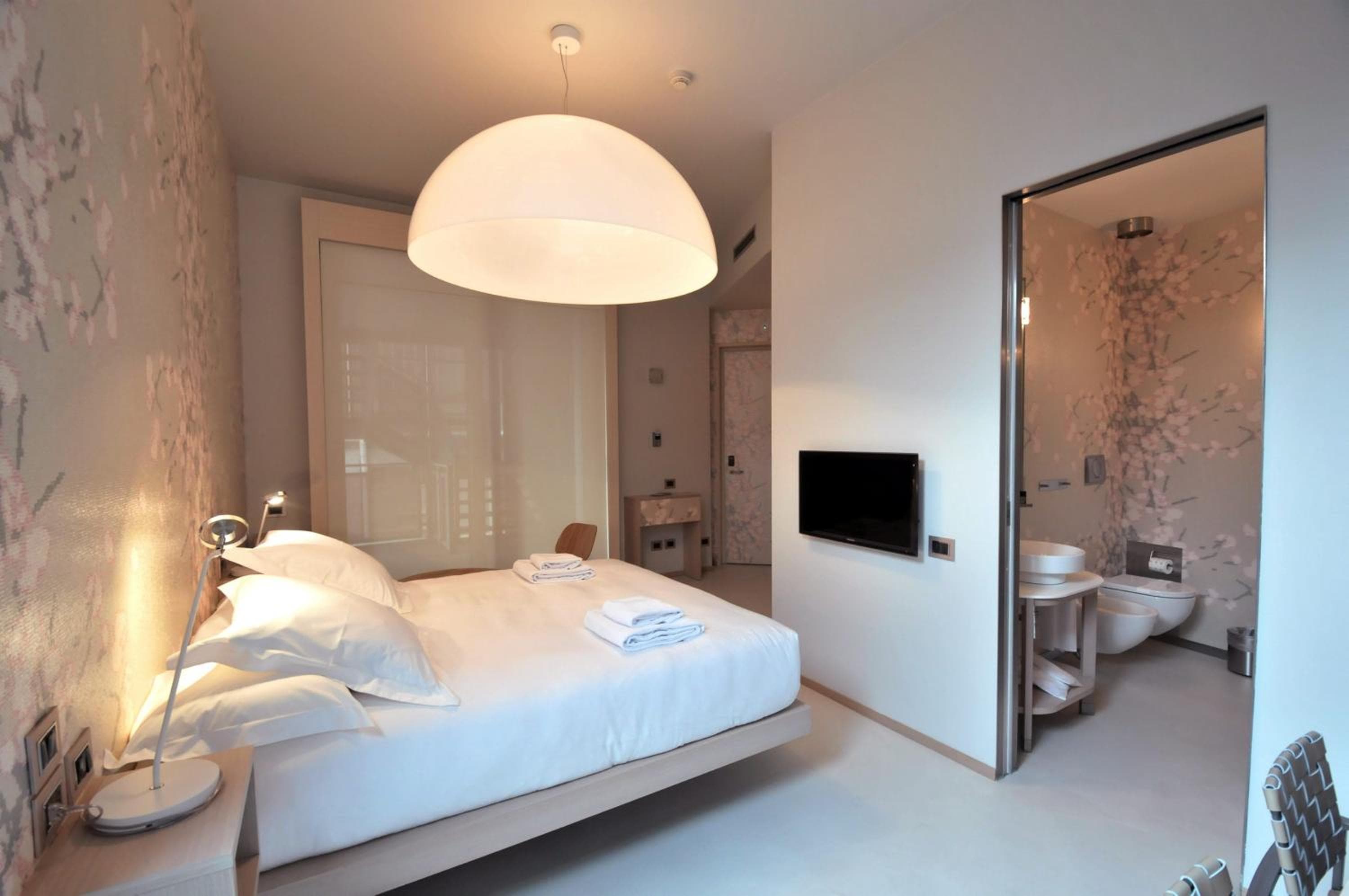 Nu Hotel — 24