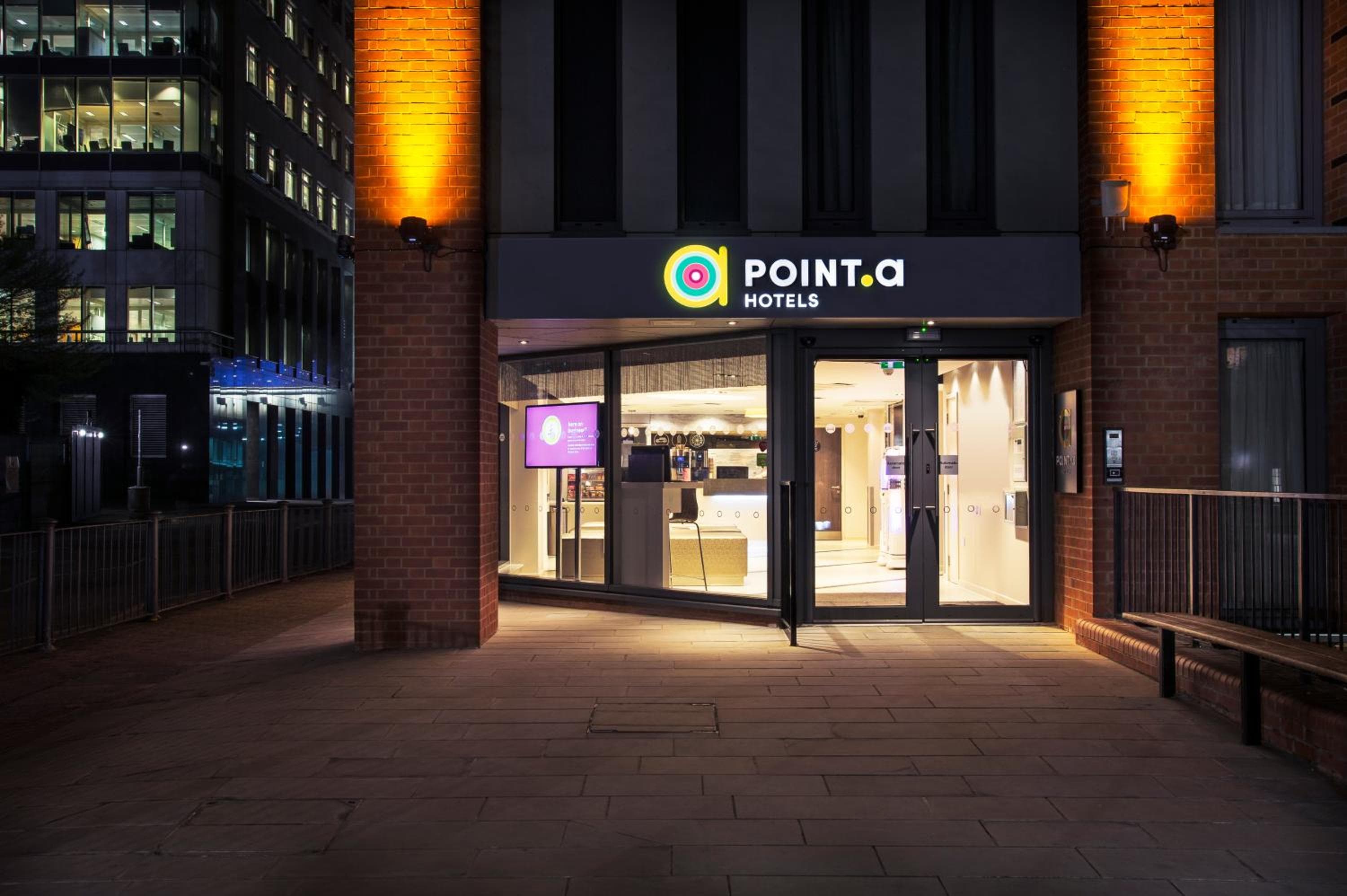 Punto A Hotel Londra Canary Wharf — 1