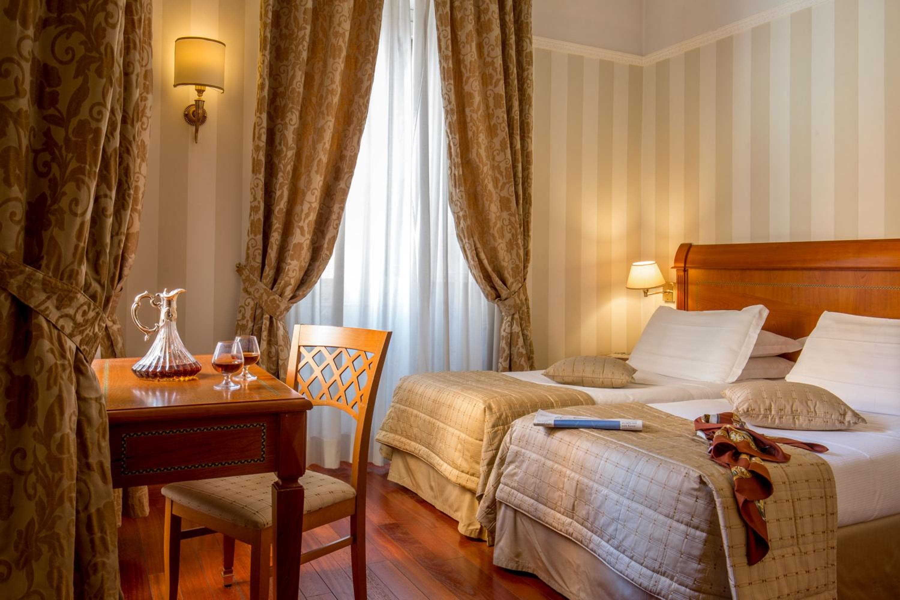 Hotel del siglo XIX — 5