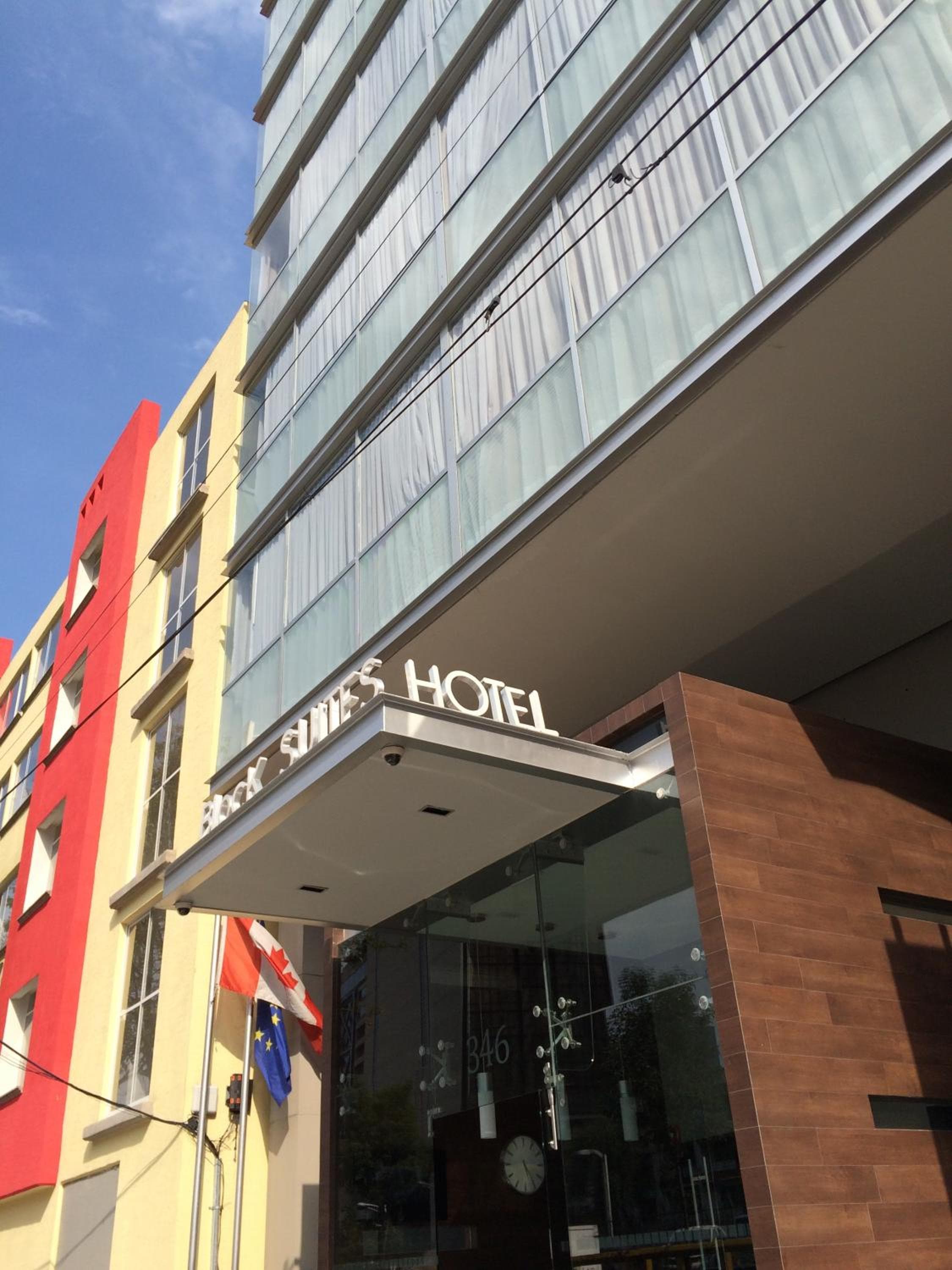 Hotel Block Suites — 1