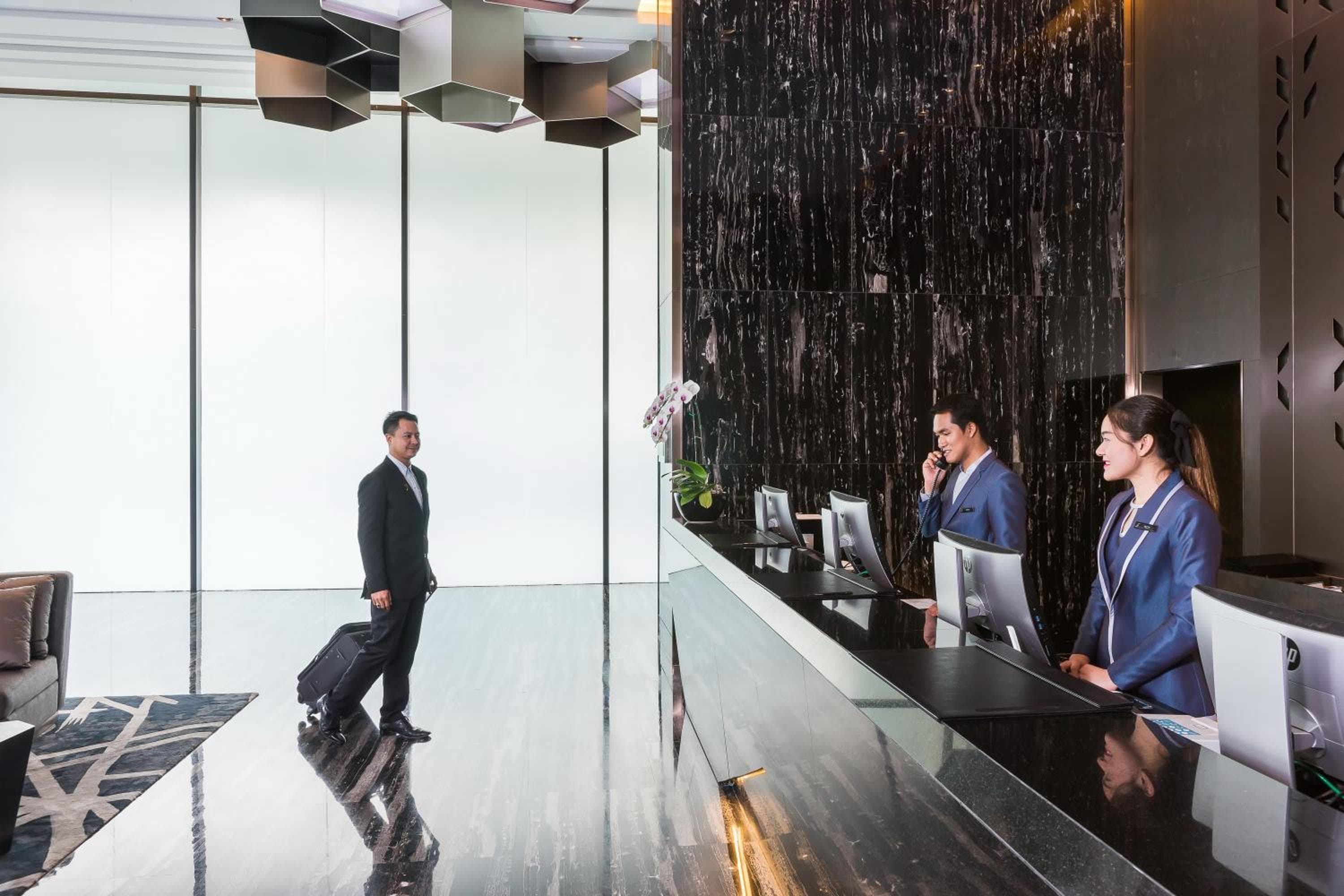 SKYVIEW Hotel Bangkok - Sukhumvit hotel, 12 Sukhumvit Soi 24 Klongton , Bangkok, Thailand — photo 2