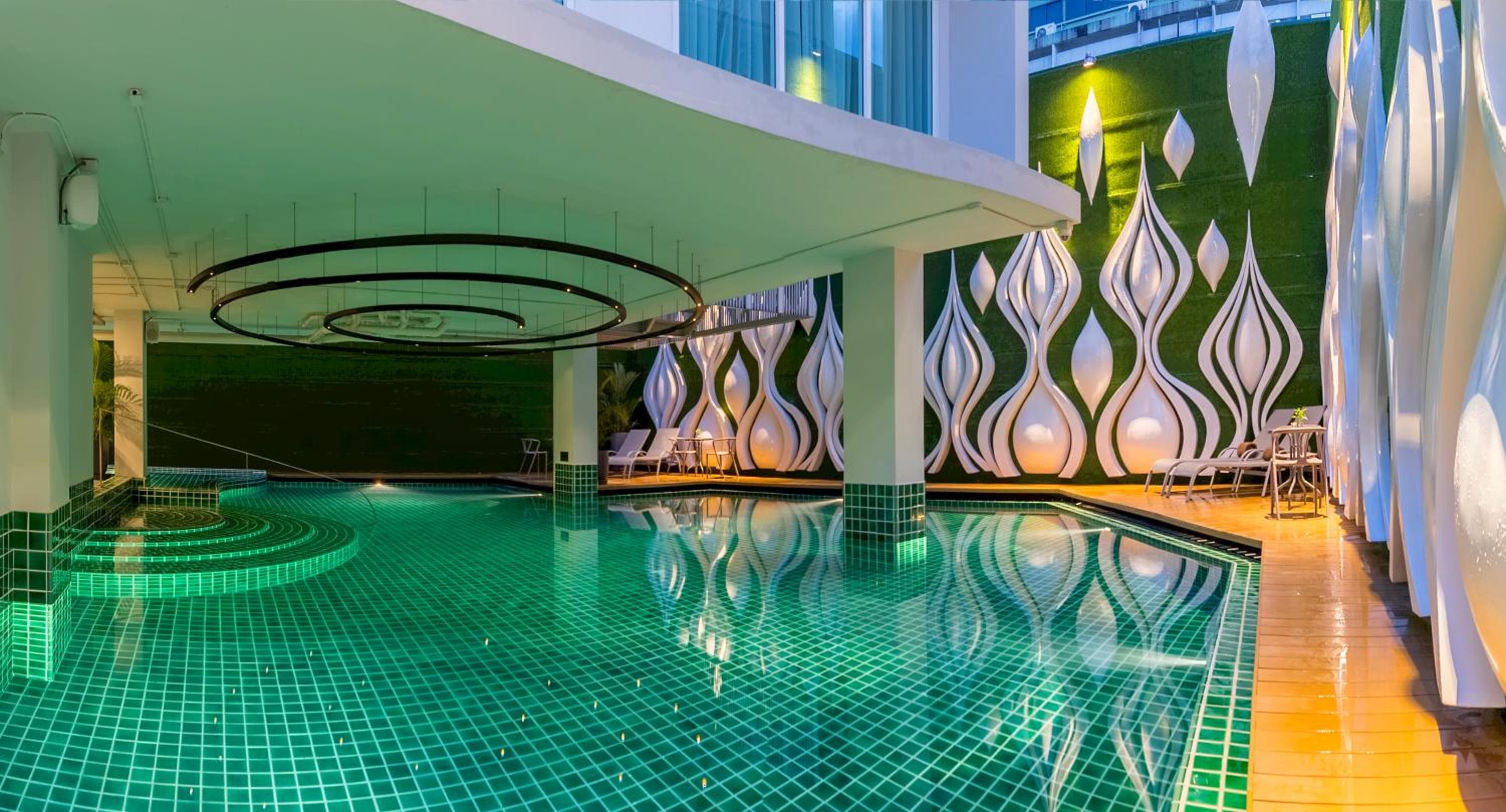 Anajak Bangkok Hotel - SHA Plus — 10