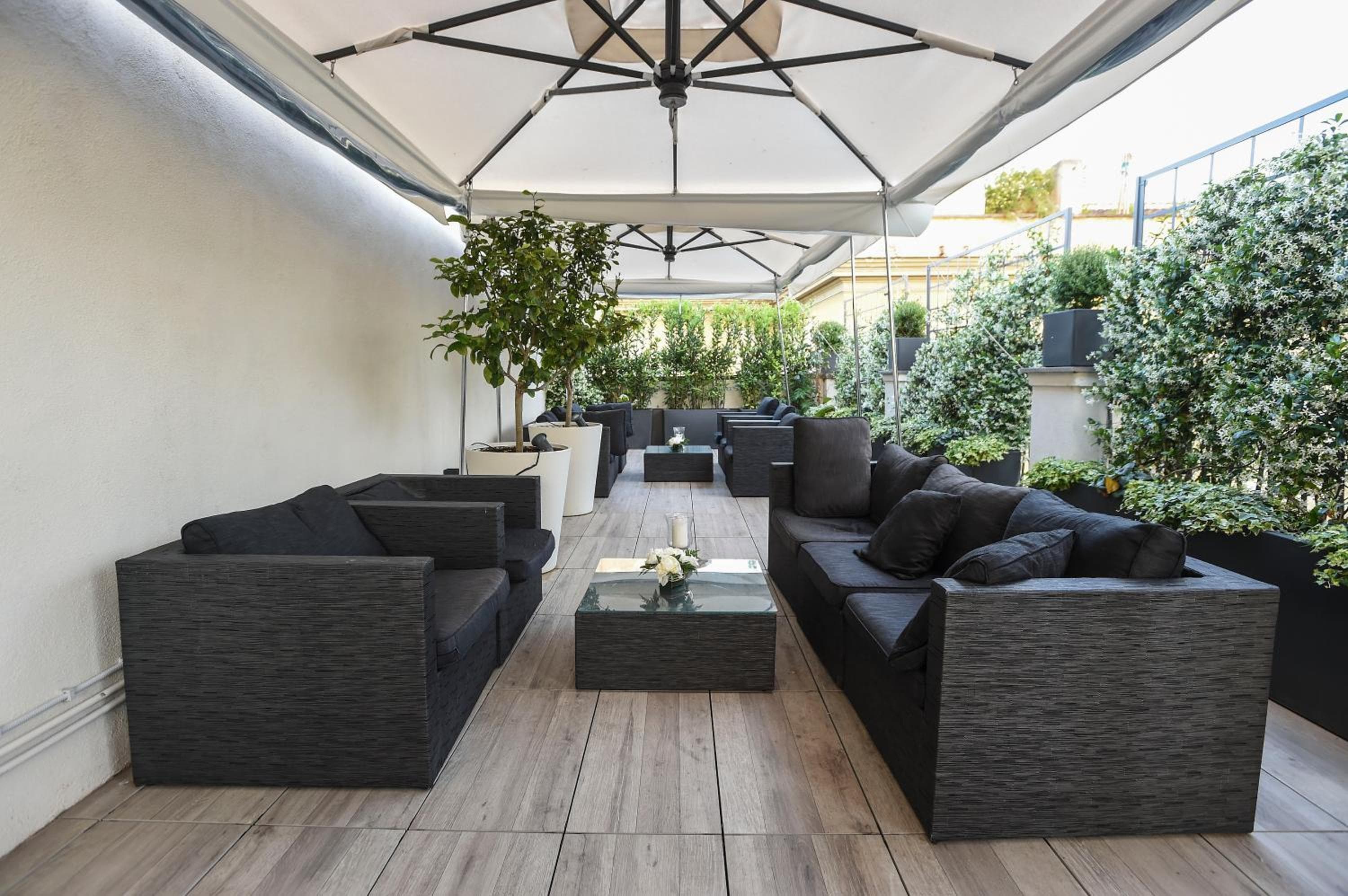 Terrace Pantheon Relais — 11