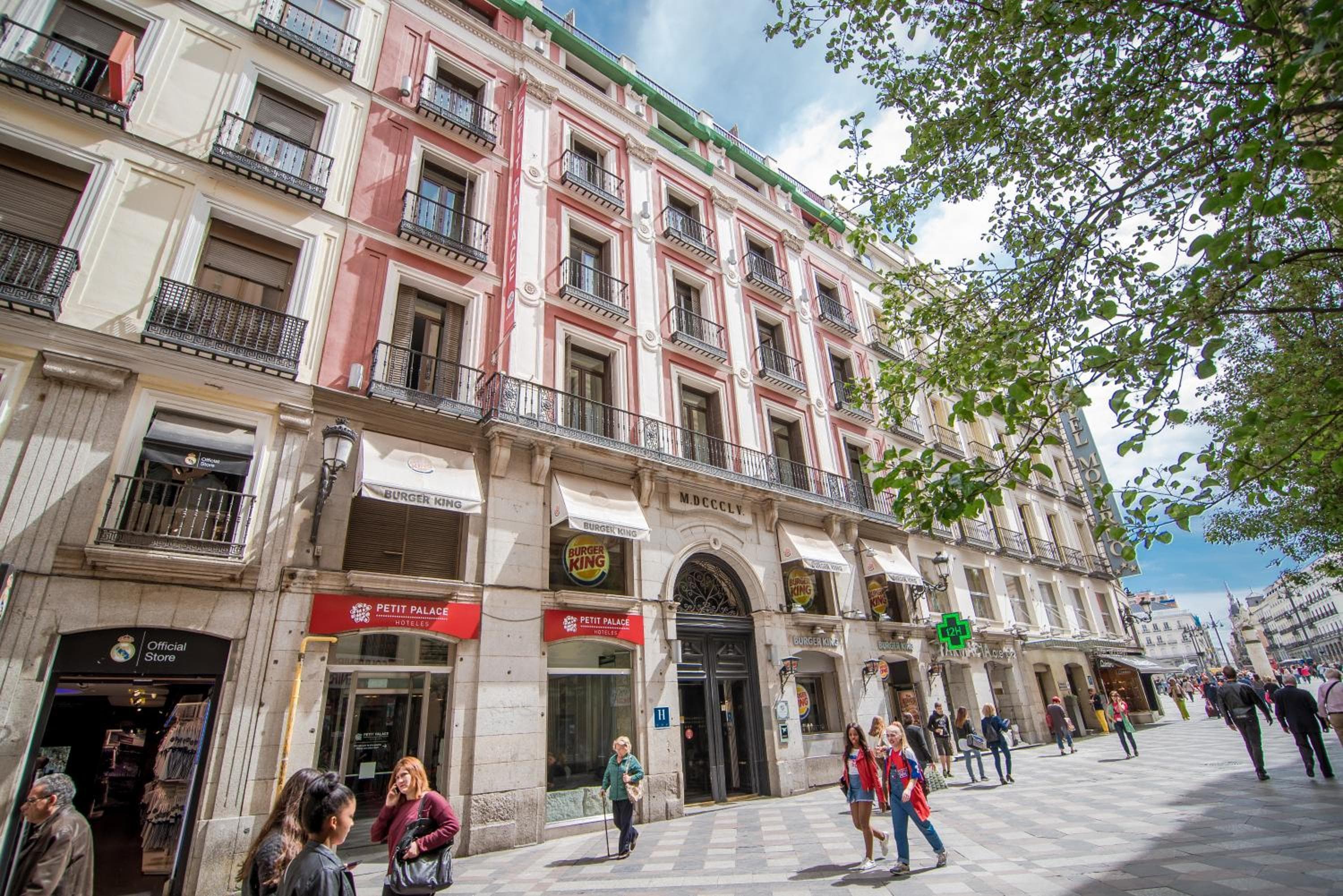 Petit Palace Puerta del Sol — 8