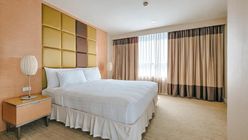 Urbana Langsuan Hotel — 20