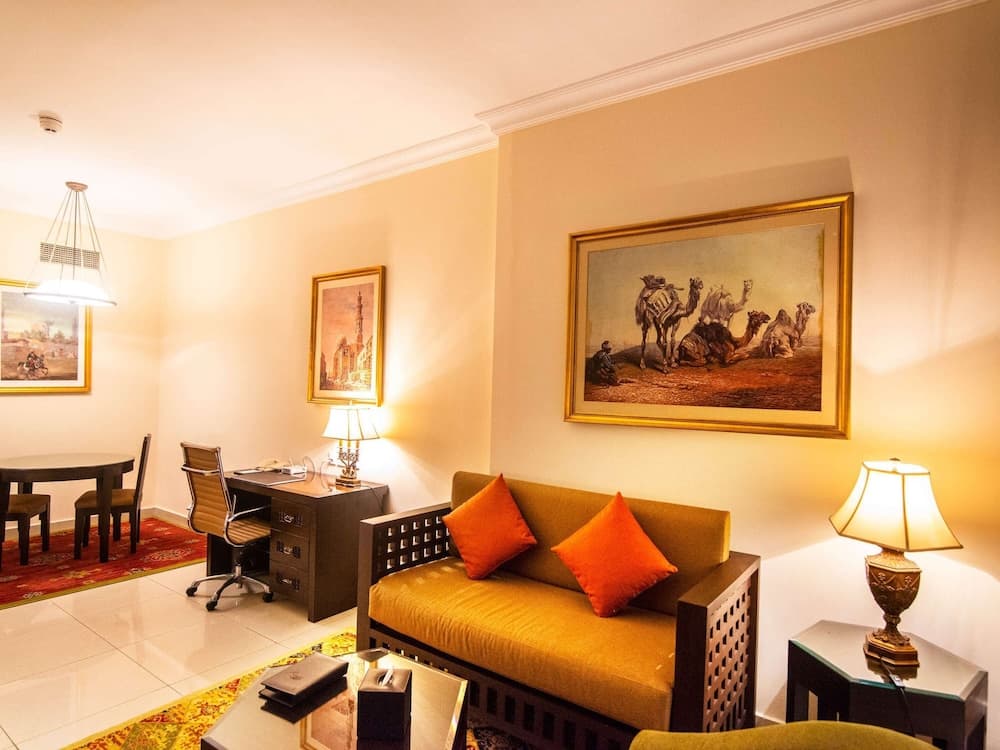 Mercure Dubai Barsha Heights Hotel Suites und Apartments — 15