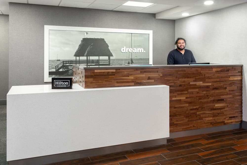 Hampton Inn Ft. Lauderdale-Commercial Blvd. — 5