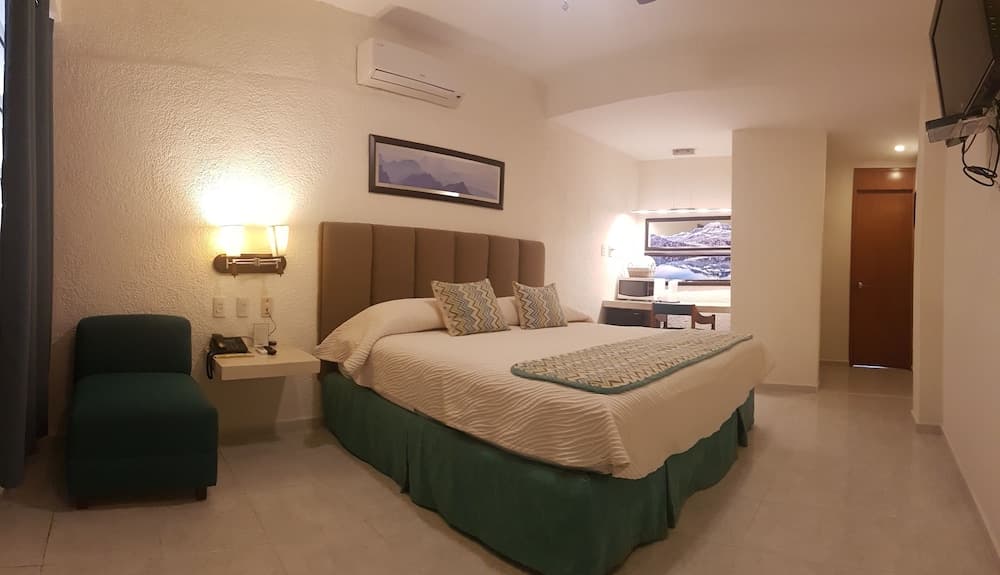Hotel & Suites Nader — 7