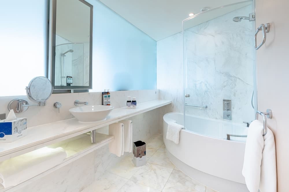 Media One Hotel Dubai — 20