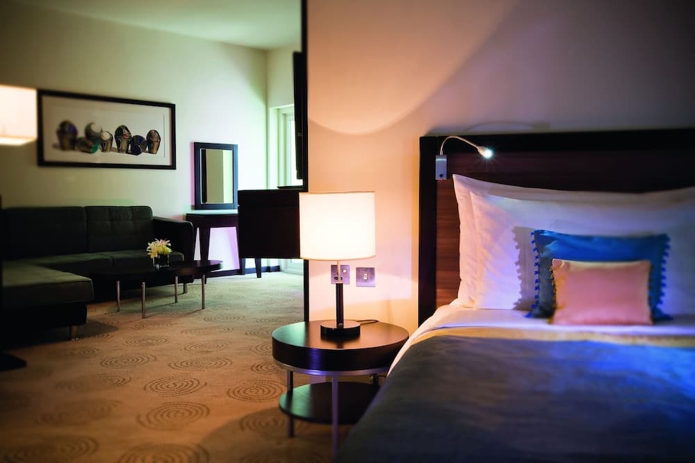Avani Deira Dubai Hotel — 9