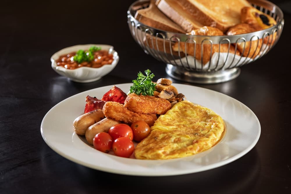 Four Points by Sheraton Production City, Dubai — 4