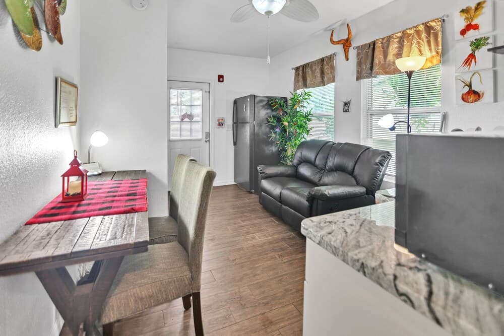 Spacious And Private Tampa Retreat 1 Bedroom Condo by Redawning — 6