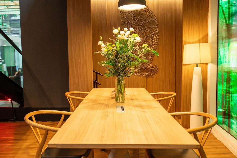 PARK PLAZA BANGKOK SOI 18 — 12