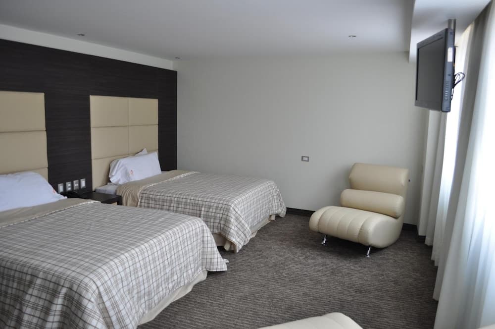 Hotel Astor — 18