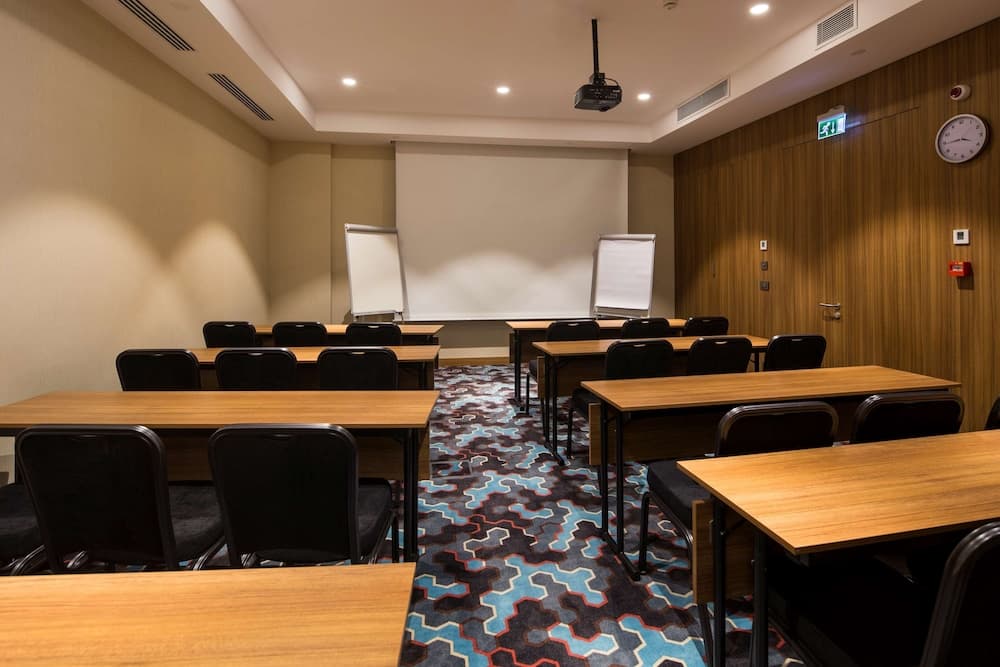 Hampton by Hilton Istanbul Kurtkoy — 30