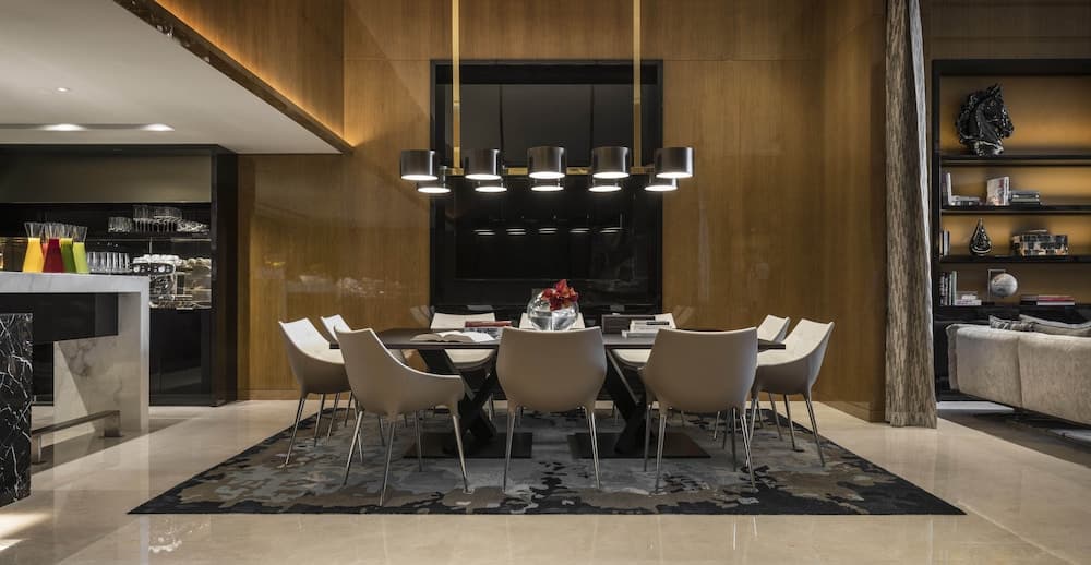 Four Seasons Hotel Dubai International Financial Centre — 18