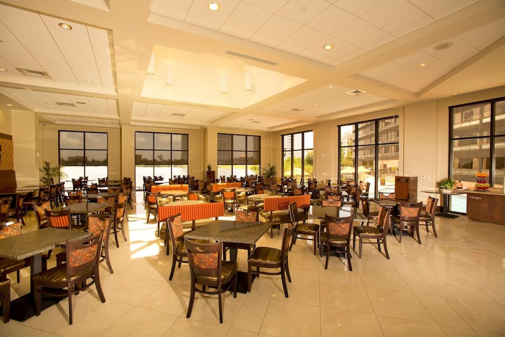 Ramada Plaza Resort & Suites by Wyndham Orlando Intl Drive — 30