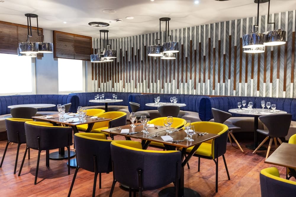 Premier Inn Dubai Al Jaddaf — 8