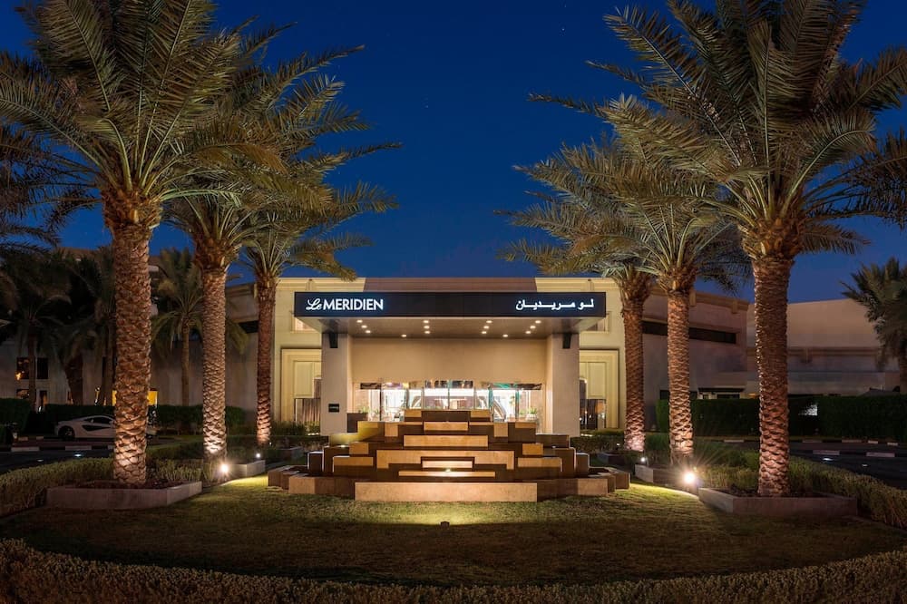 Le Meridien Dubai Hotel & Conference Centre — 1