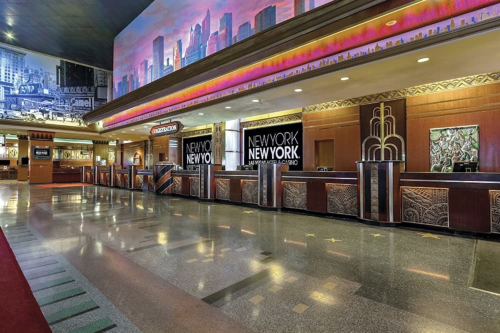 New York-New York Hotel & Kasino — 2