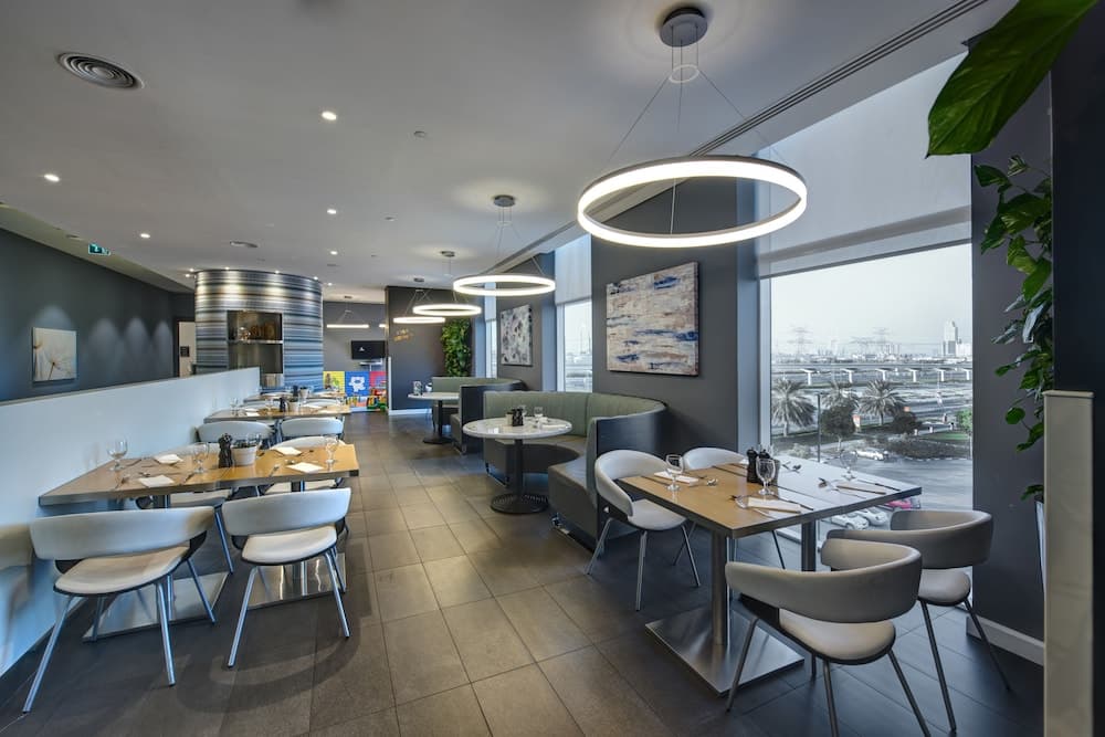 Premier Inn Dubai Ibn Battuta Mall — 7