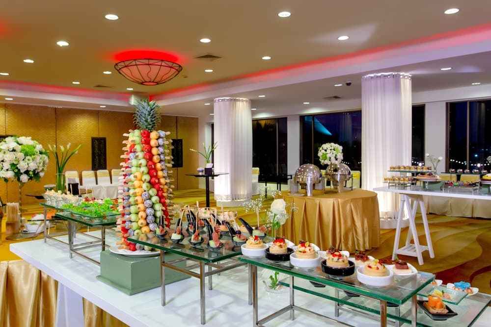 Ramada Plaza by Wyndham Bangkok Menam Fiume — 8