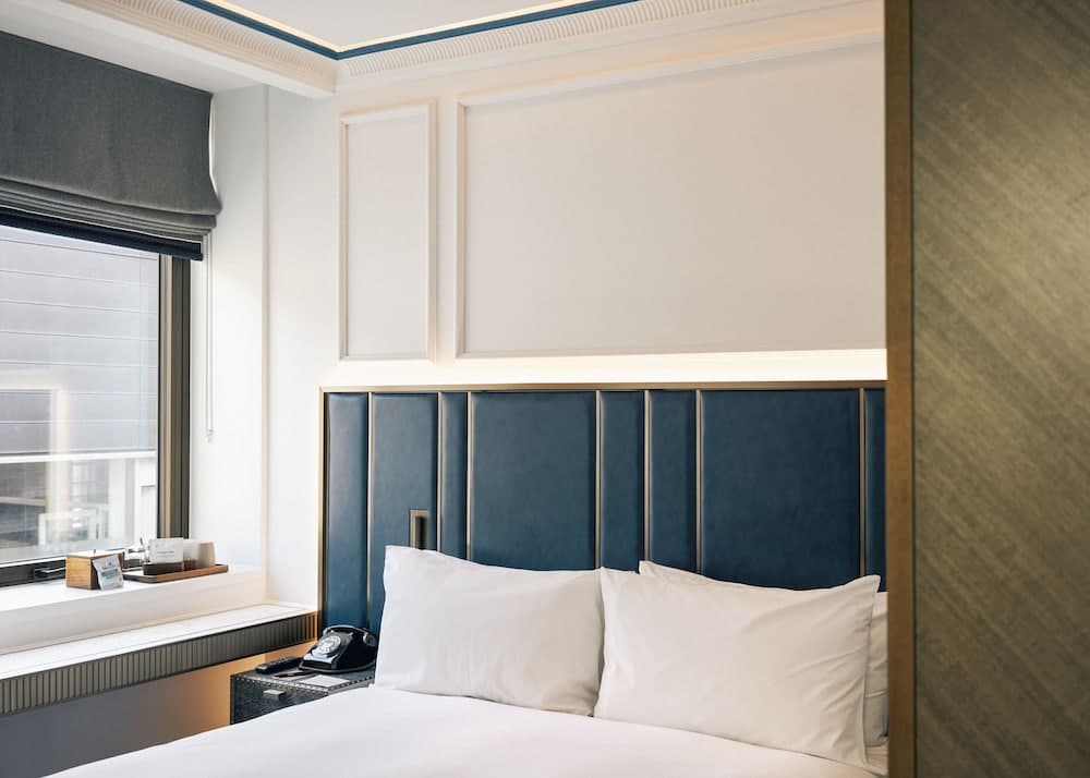 Page8, Seite Hotels — 30