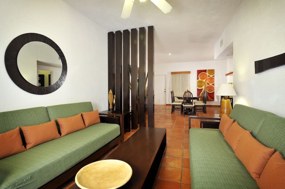 Las Palmas Condominio — 22
