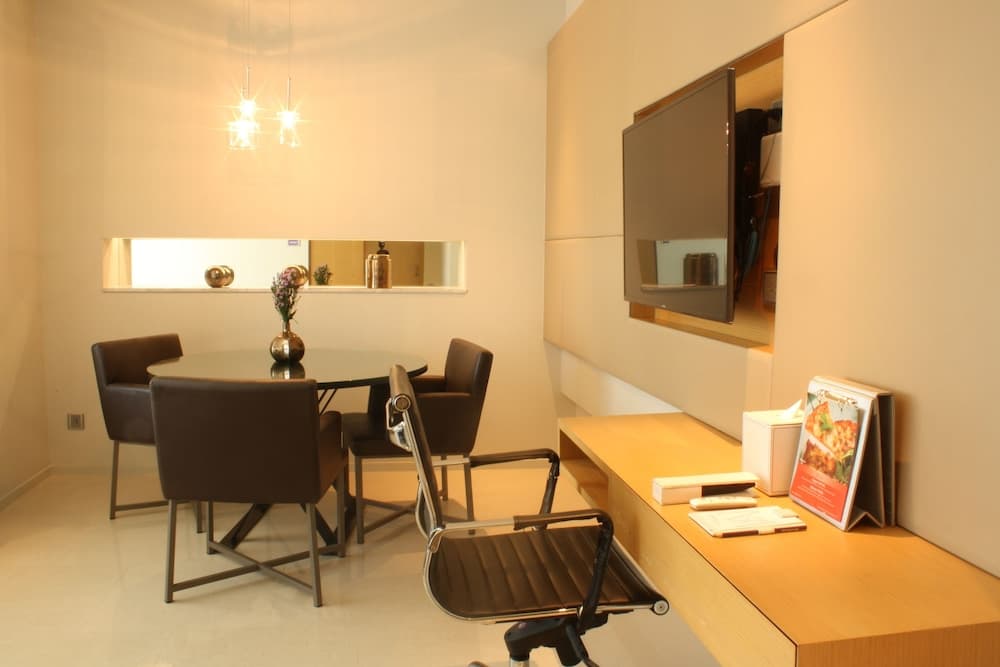 Mode Sathorn Hotel — 18