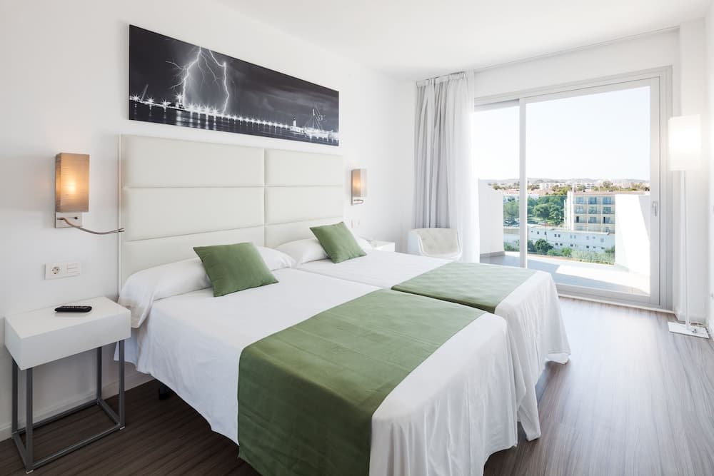 AxelBeach Ibiza Spa & Beach Club - Sólo Adultos — 3