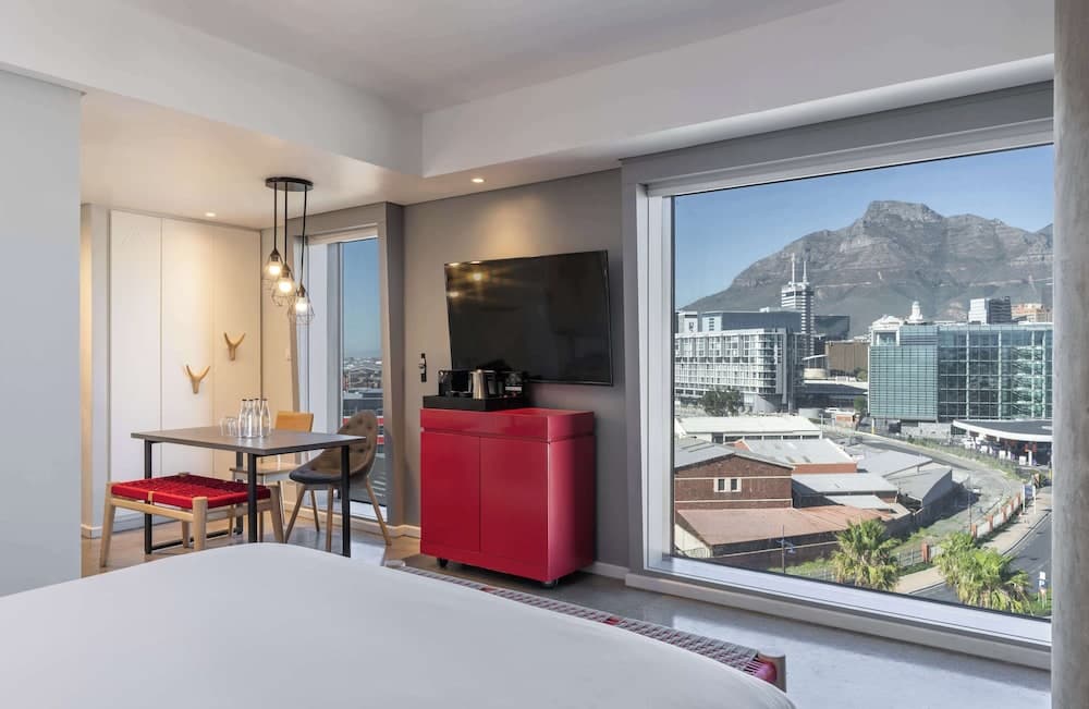 Radisson RED V&A Waterfront, Cape Town hotel, Silo 6, South Arm Road, V&A Waterfront, Cape Town, Western Cape, 8001, South Africa — photo 112