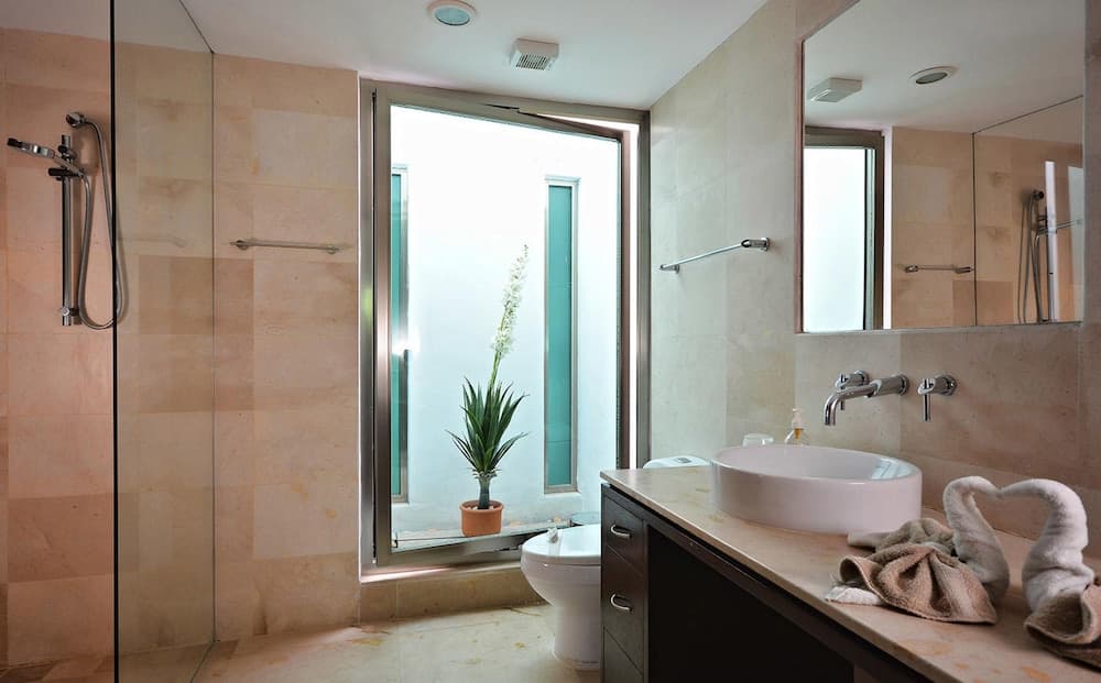 Luxury Condo Boutique — 22