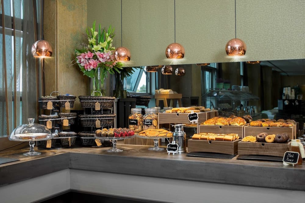 Crowne Plaza Madrid Airport, un Hotel IHG — 20